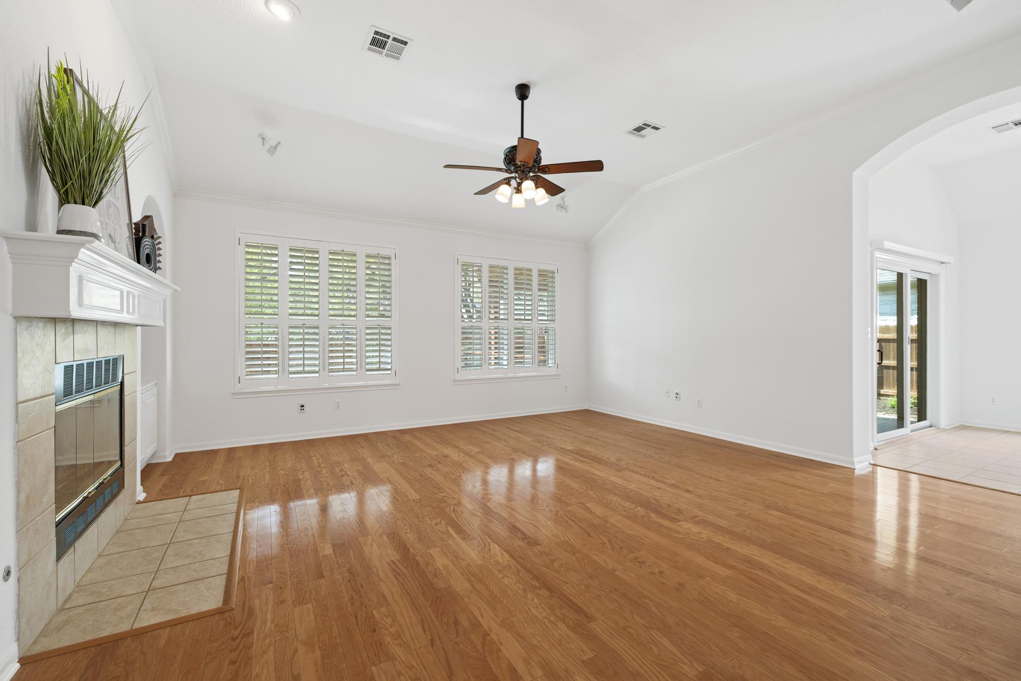 2611 Henley Dr, Round Rock, TX 78681