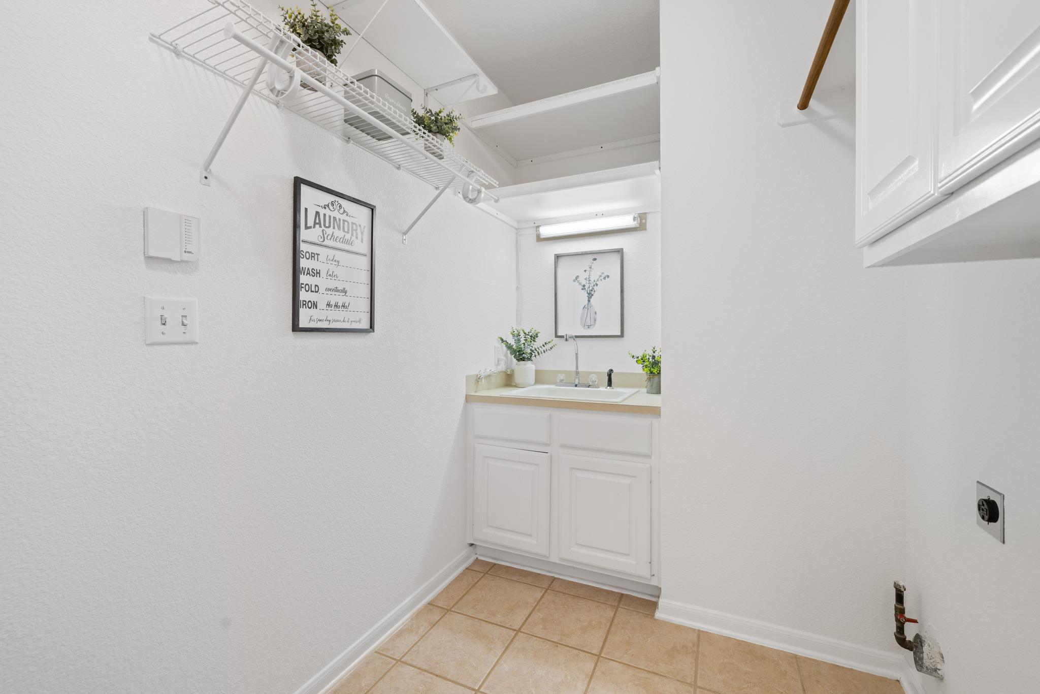 2611 Henley Dr, Round Rock, TX 78681