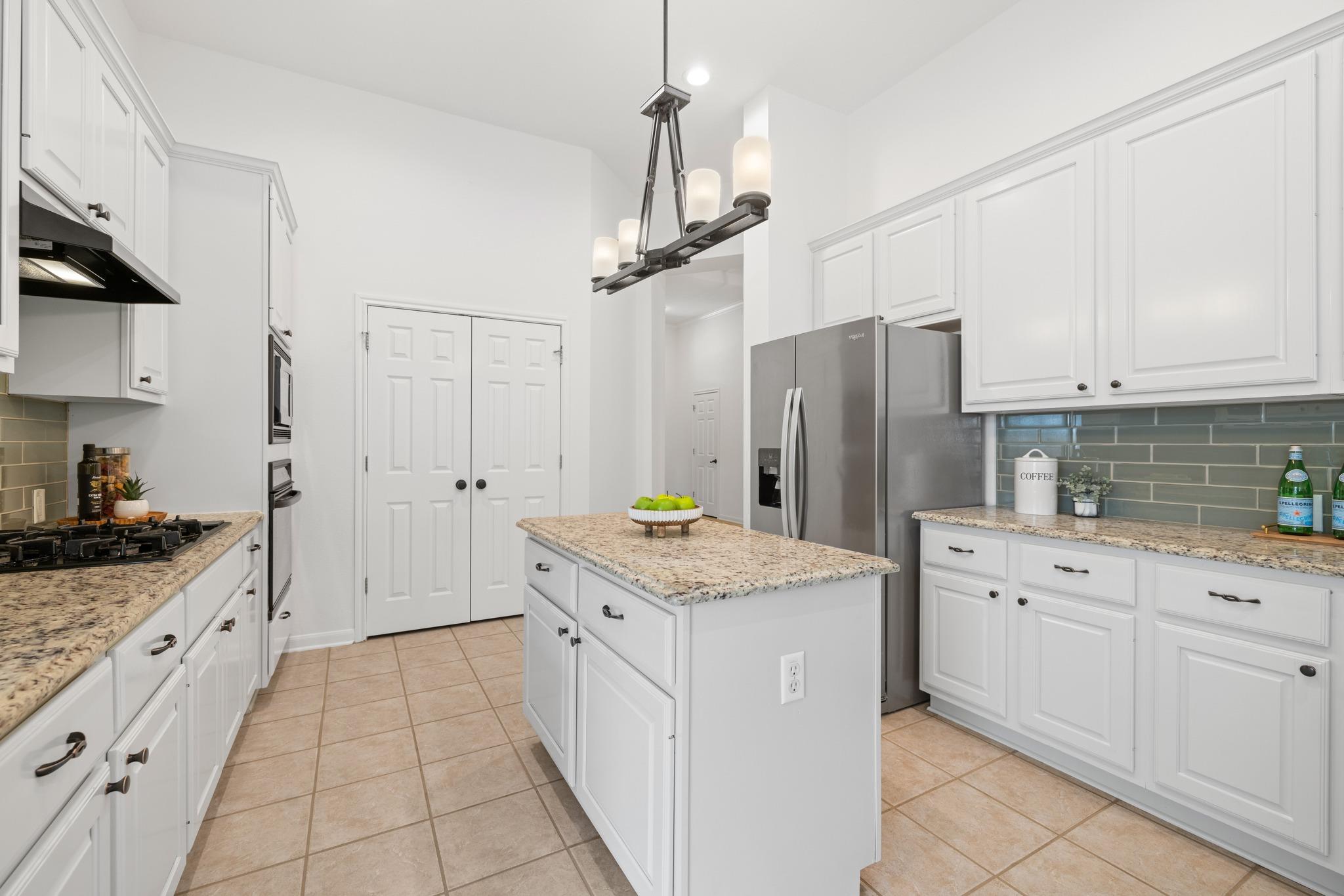 2611 Henley Dr, Round Rock, TX 78681