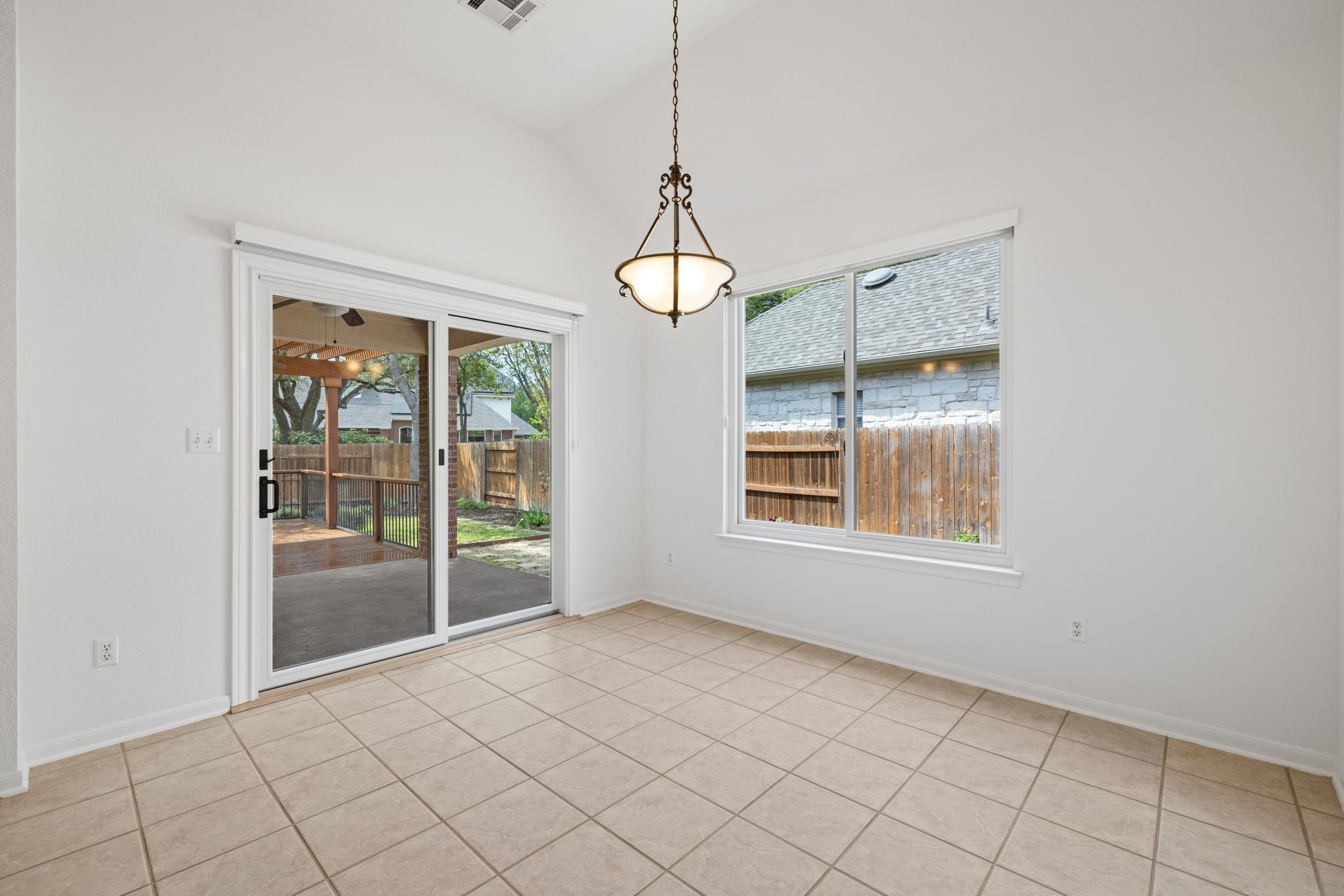 2611 Henley Dr, Round Rock, TX 78681