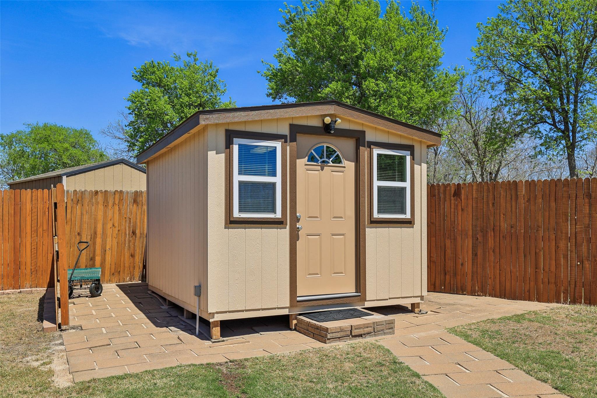 180 Chickadee Cv, Kyle, TX 78640