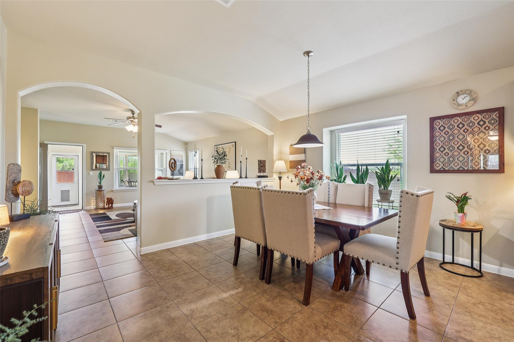 180 Chickadee Cv, Kyle, TX 78640