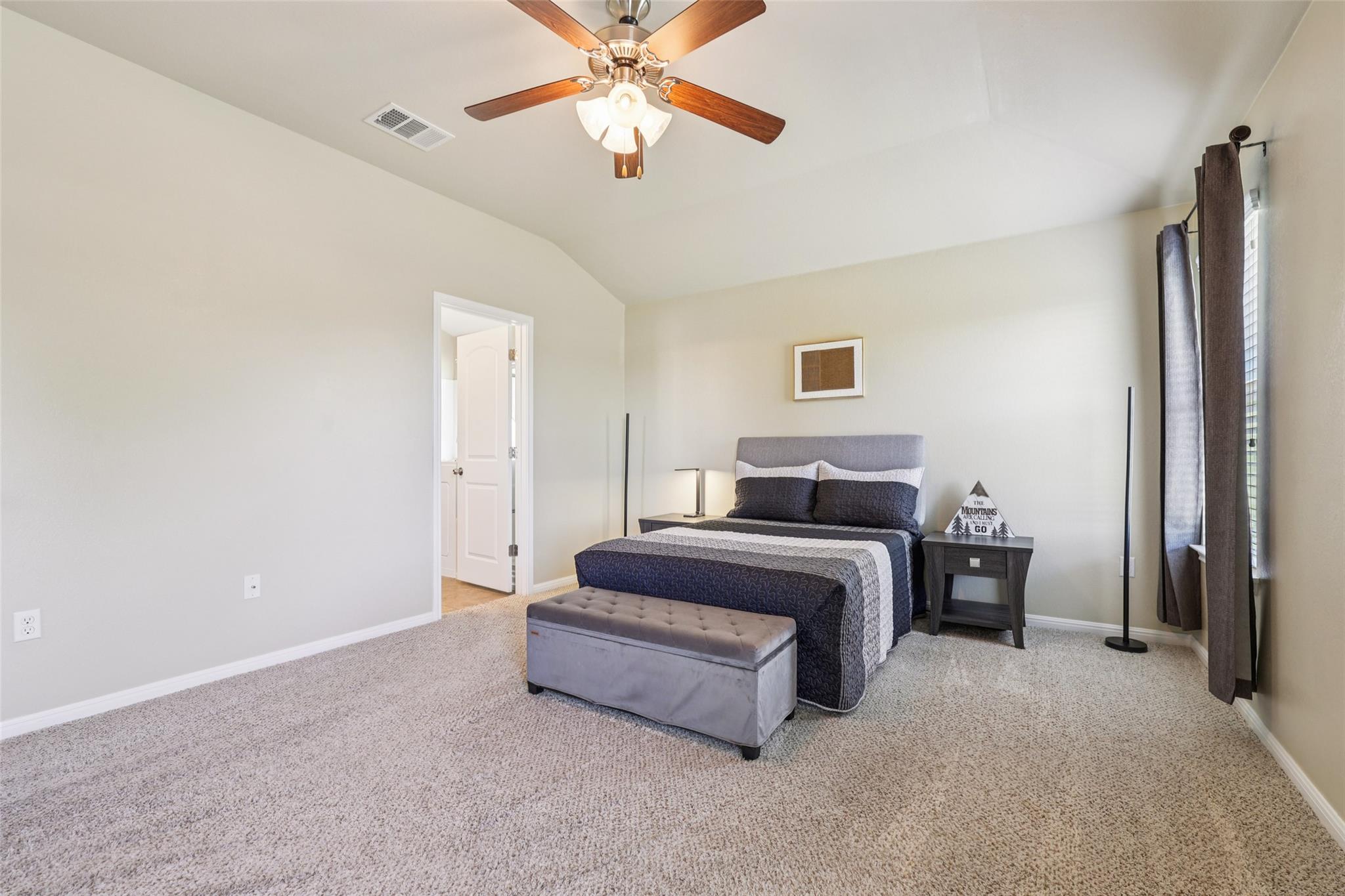 180 Chickadee Cv, Kyle, TX 78640