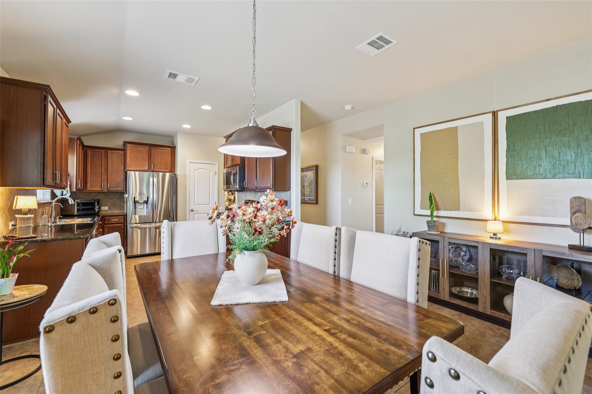 180 Chickadee Cv, Kyle, TX 78640