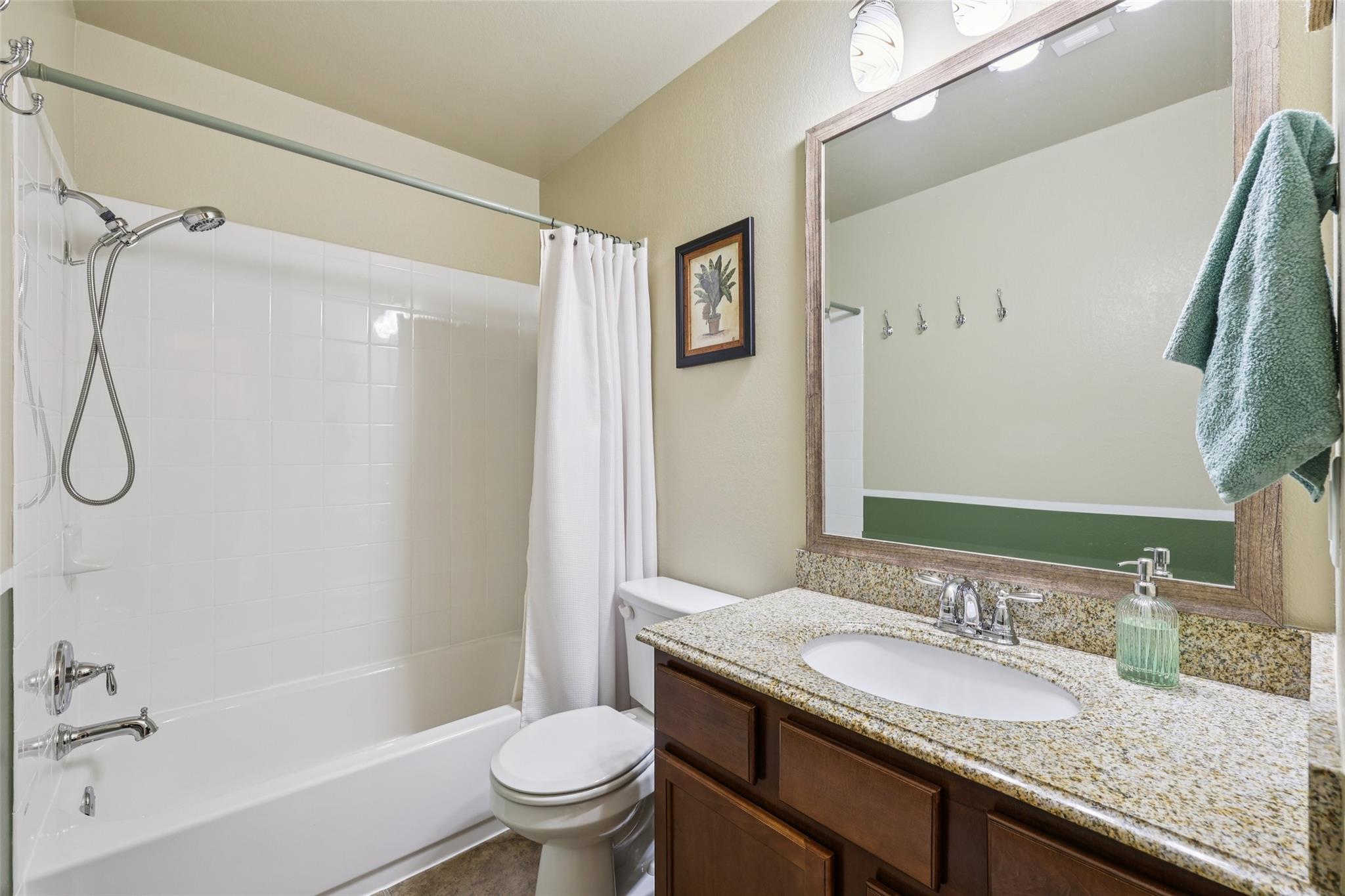 180 Chickadee Cv, Kyle, TX 78640