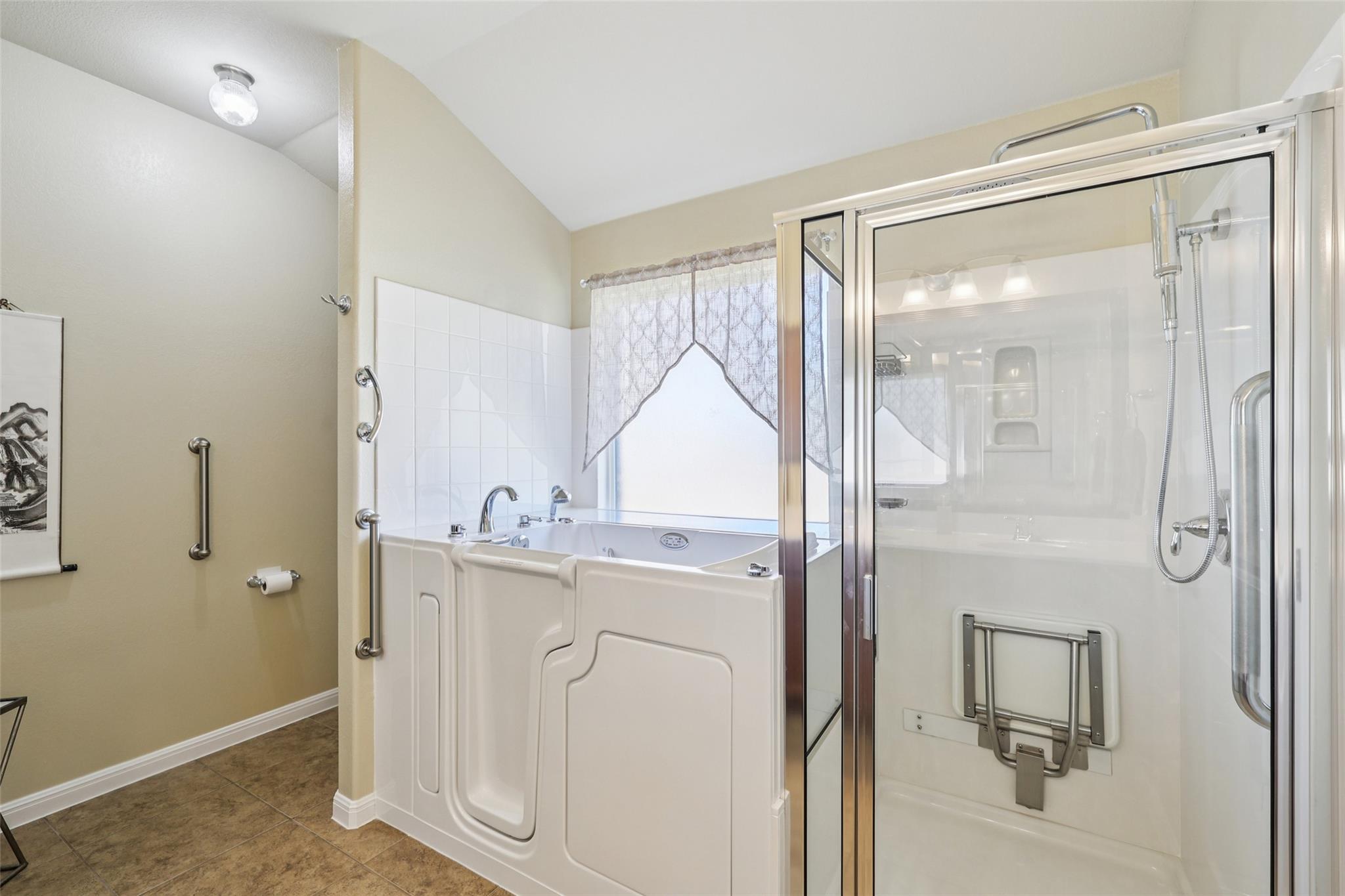 180 Chickadee Cv, Kyle, TX 78640