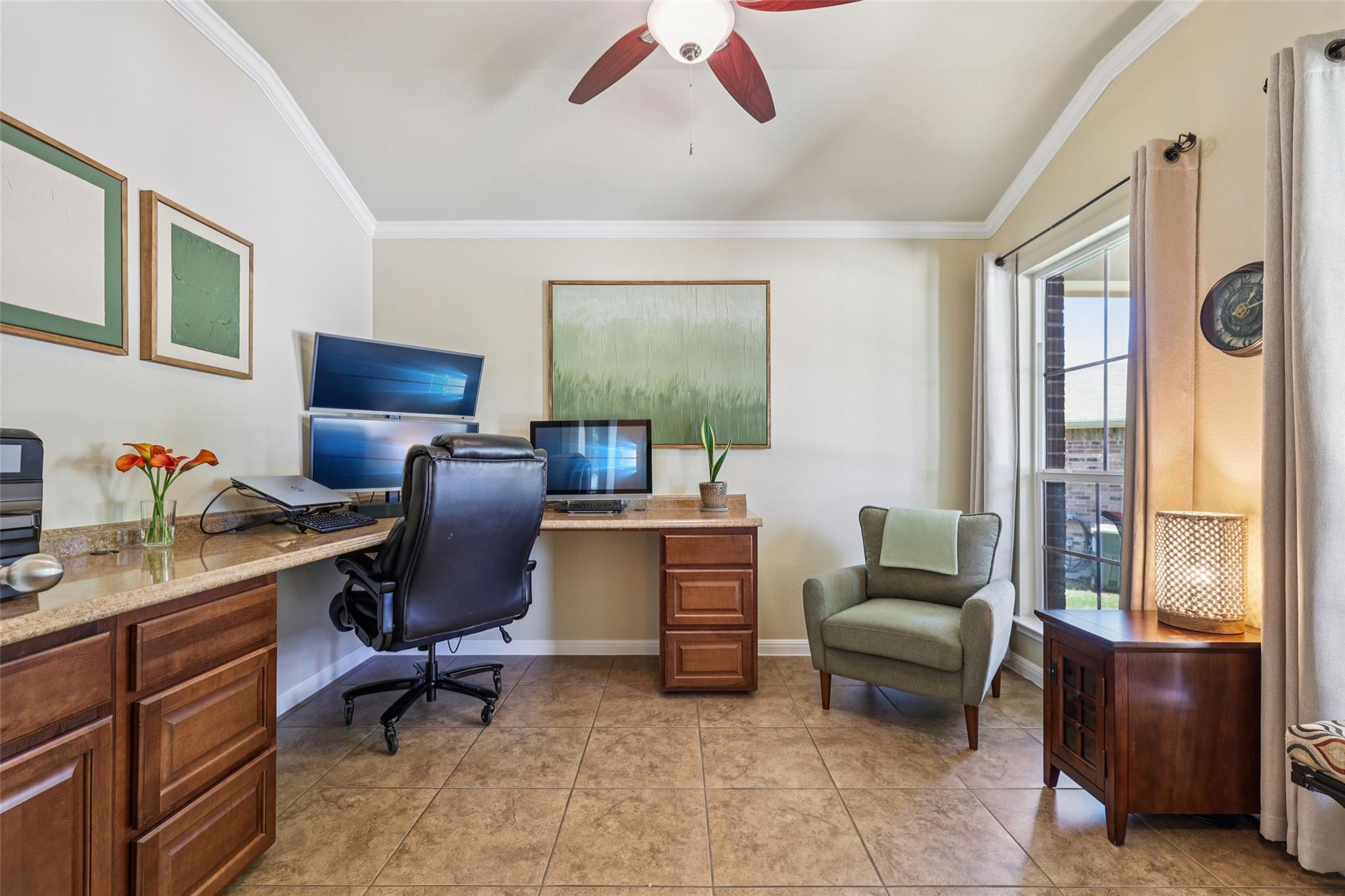 180 Chickadee Cv, Kyle, TX 78640