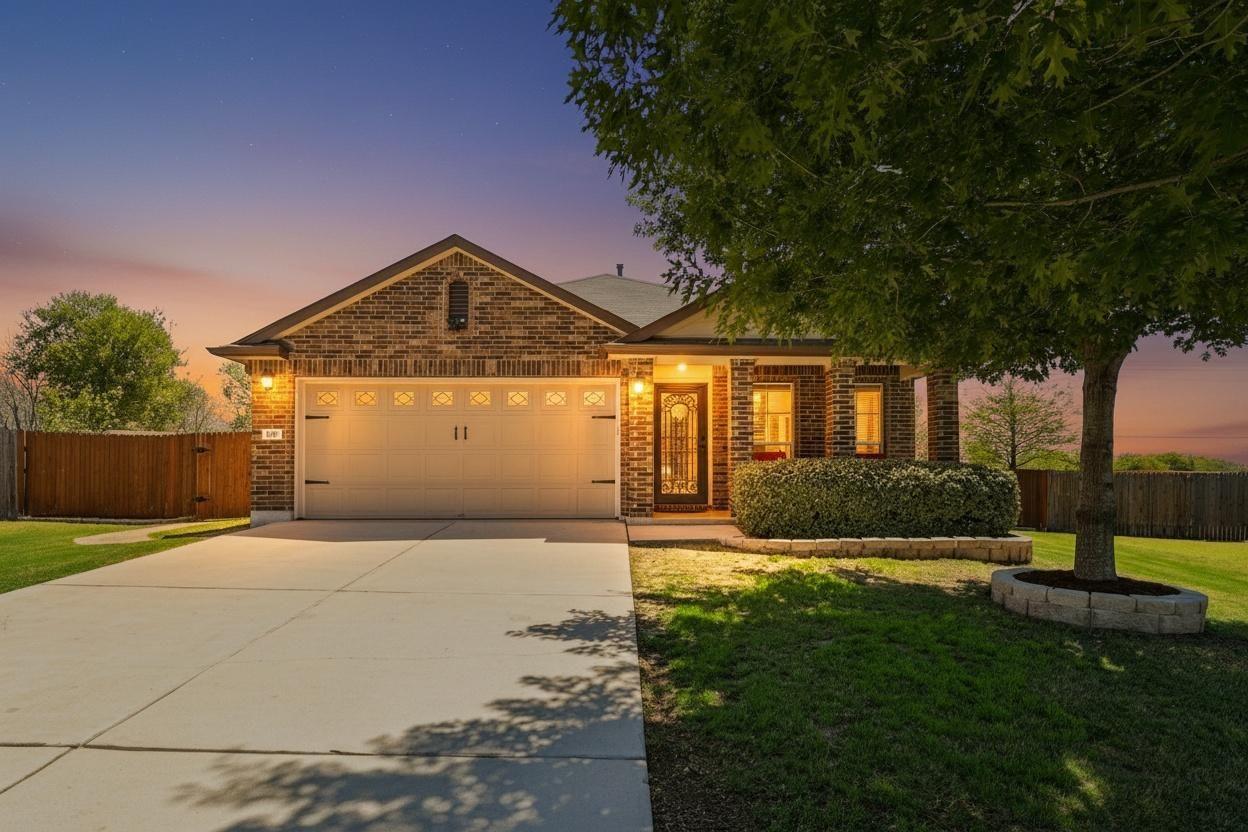 180 Chickadee Cv, Kyle, TX 78640