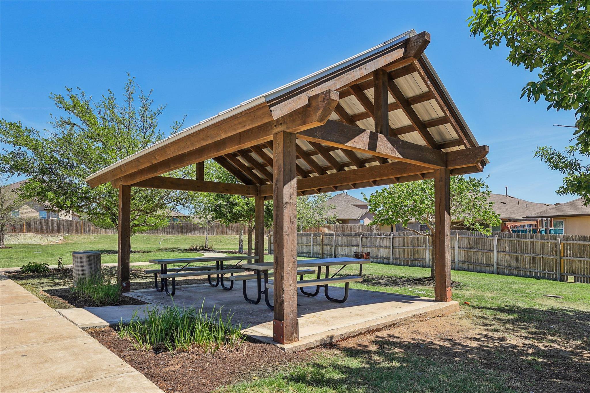 180 Chickadee Cv, Kyle, TX 78640