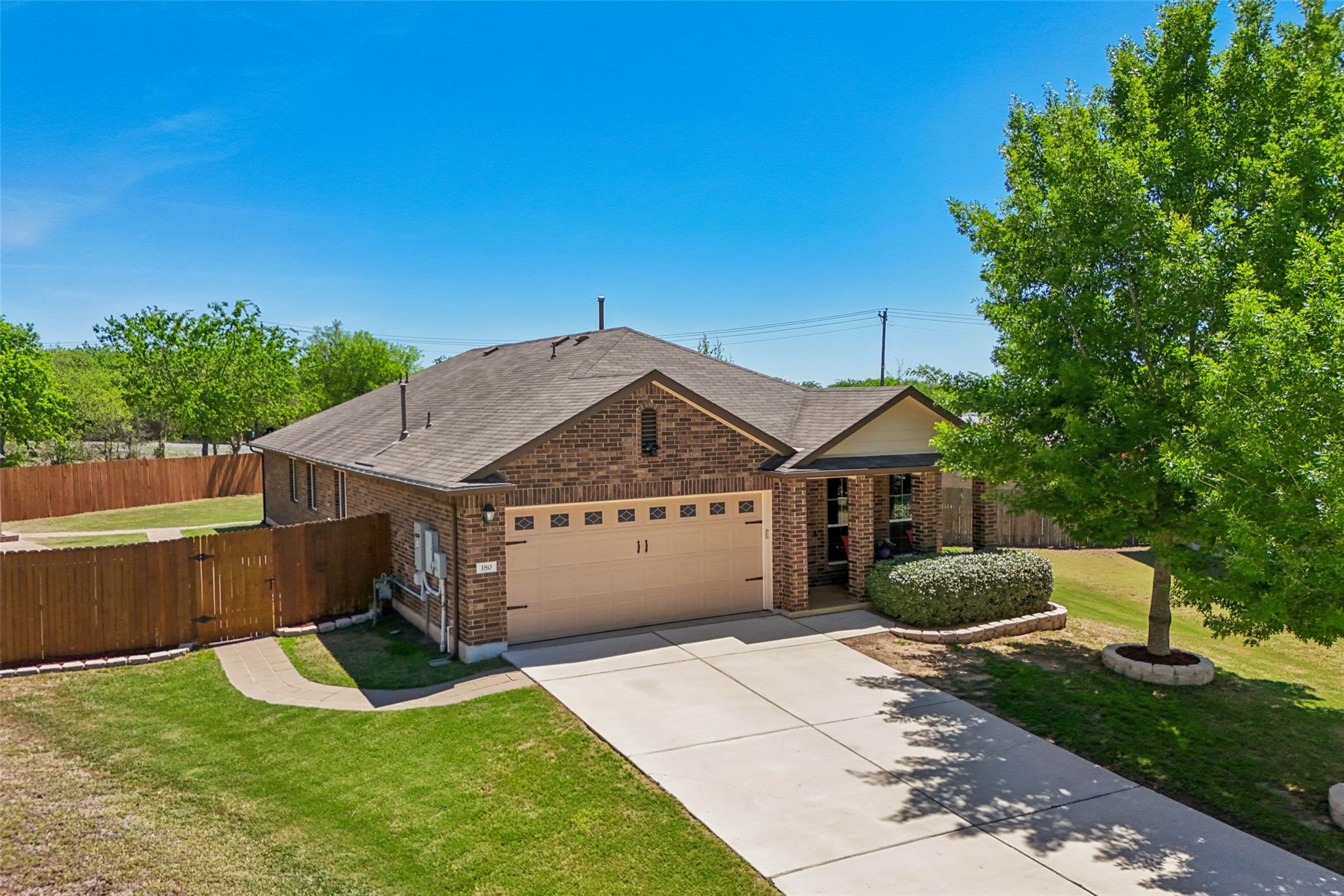 180 Chickadee Cv, Kyle, TX 78640