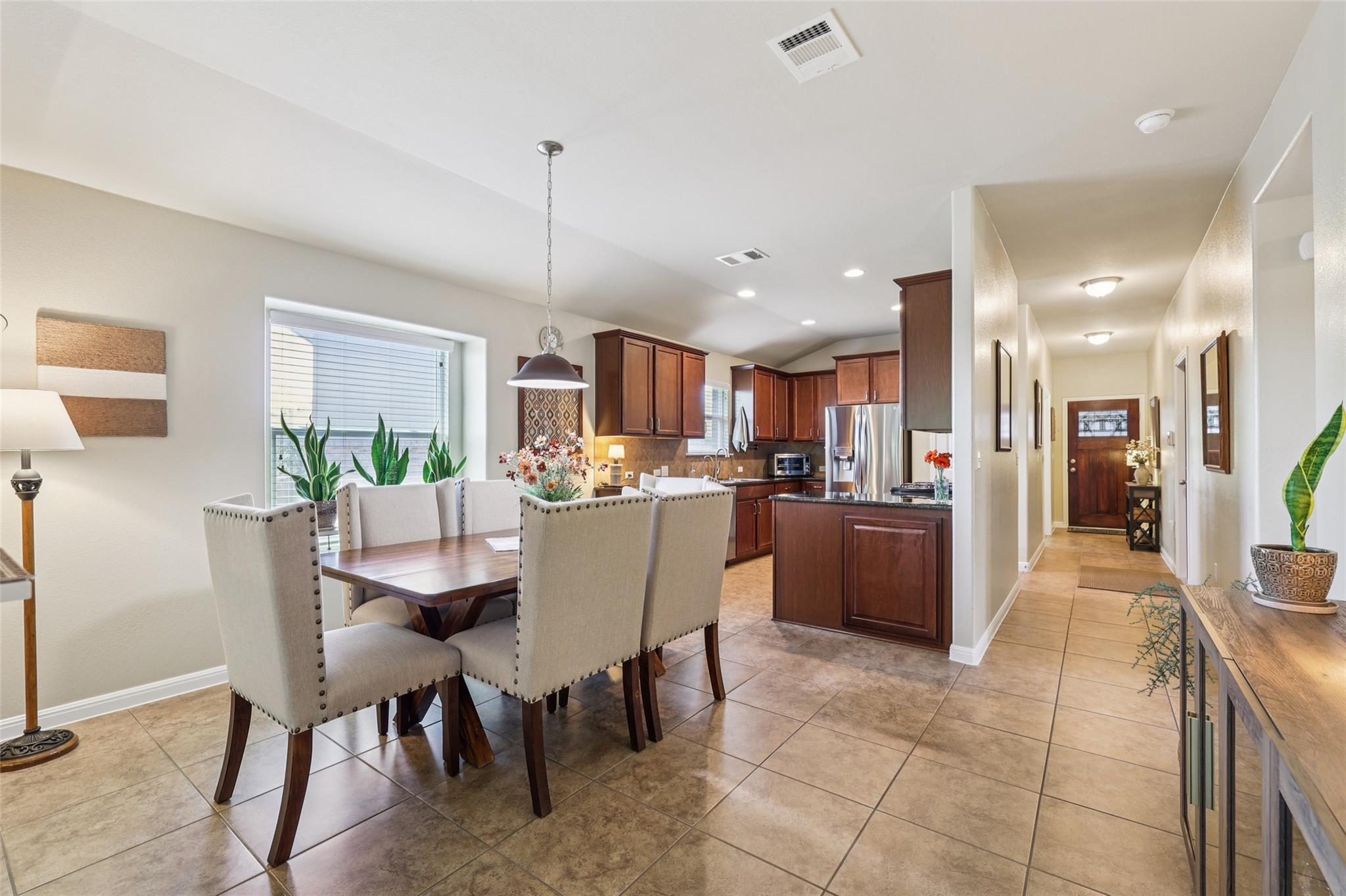 180 Chickadee Cv, Kyle, TX 78640