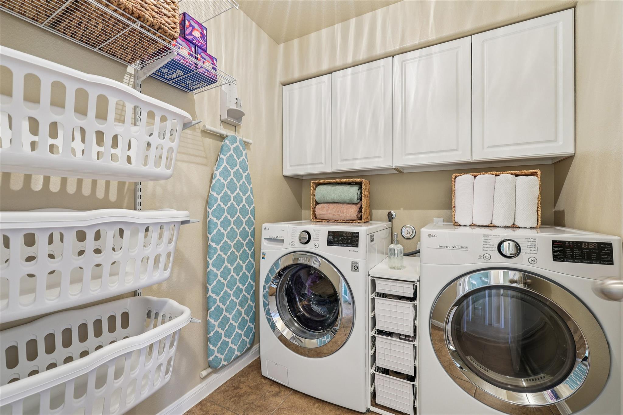 180 Chickadee Cv, Kyle, TX 78640