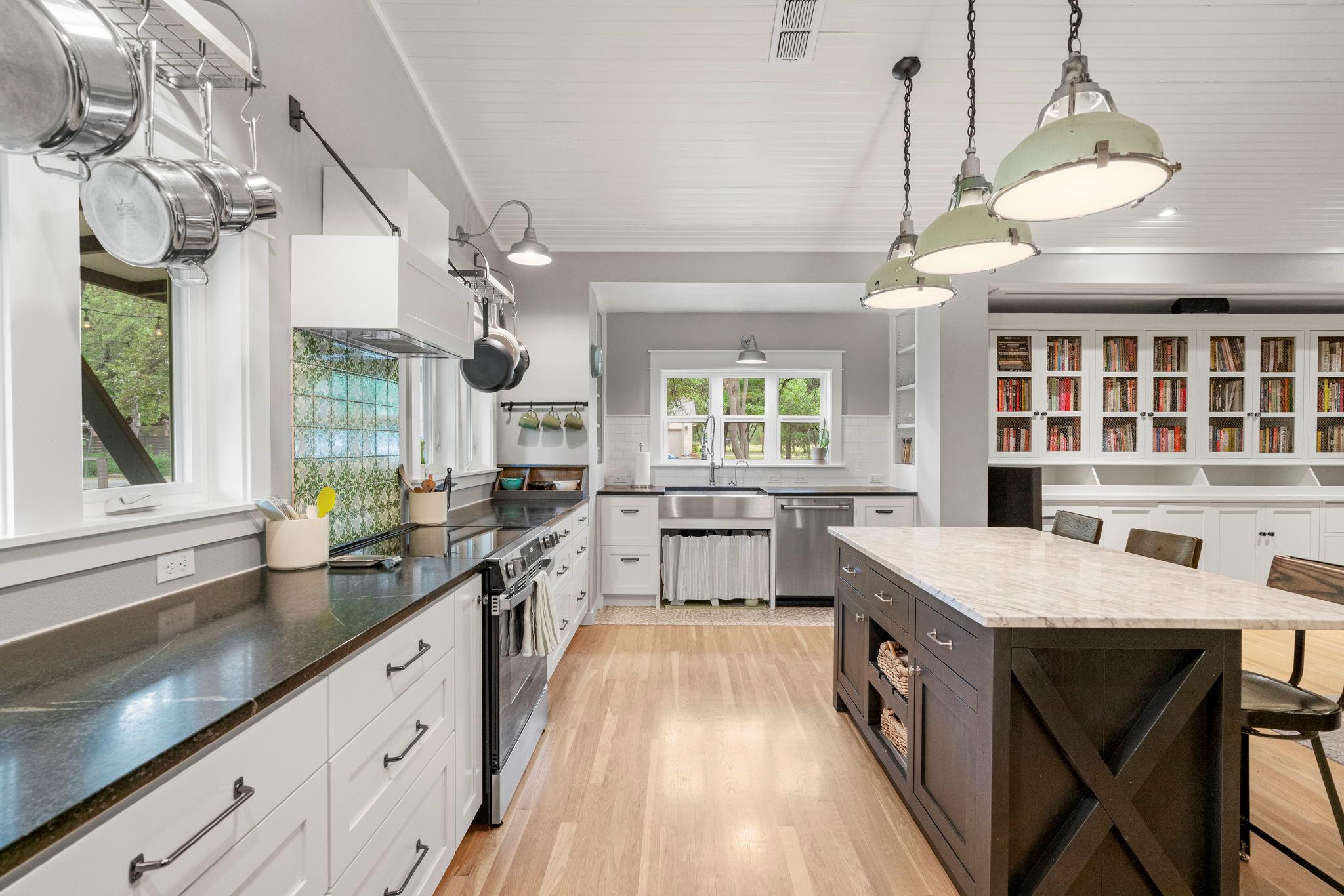 3707 McNeil Dr, Austin, TX 78727