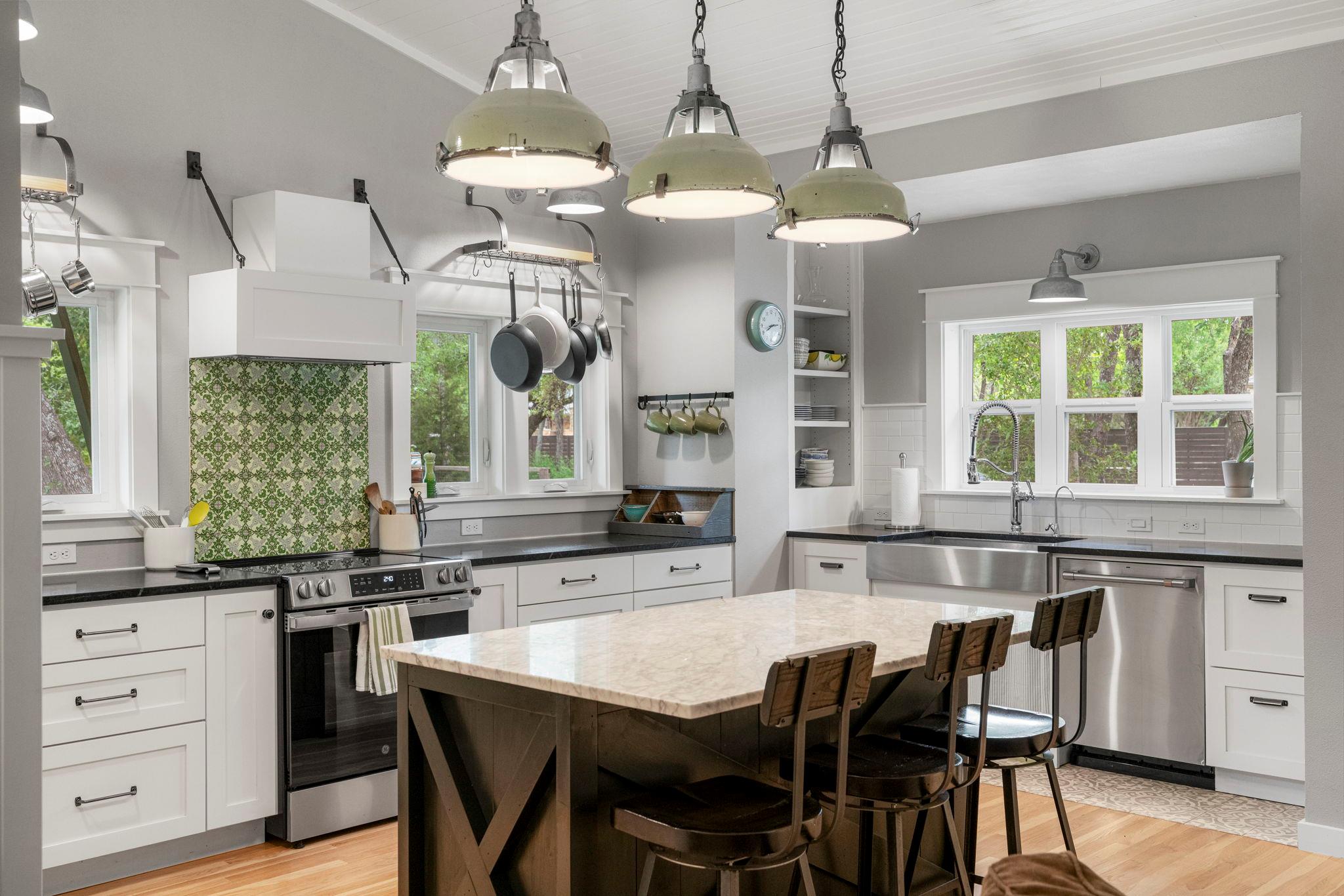 3707 McNeil Dr, Austin, TX 78727