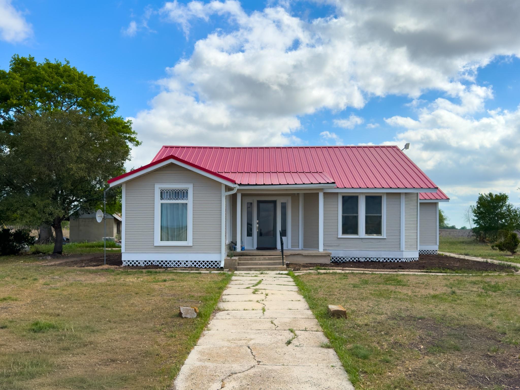 267 Bodemann Ln, Lockhart, TX 78644