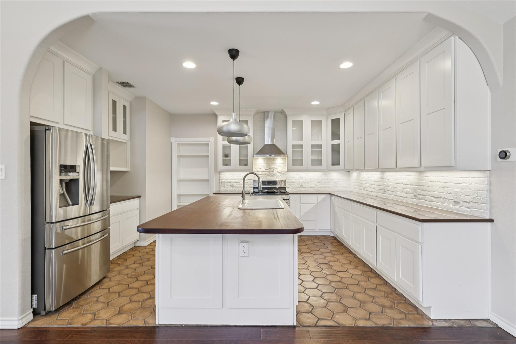 418 W Holland St, San Marcos, TX 78666