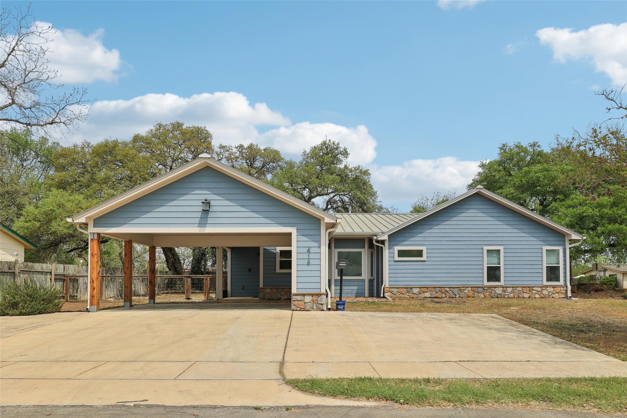 418 W Holland St, San Marcos, TX 78666