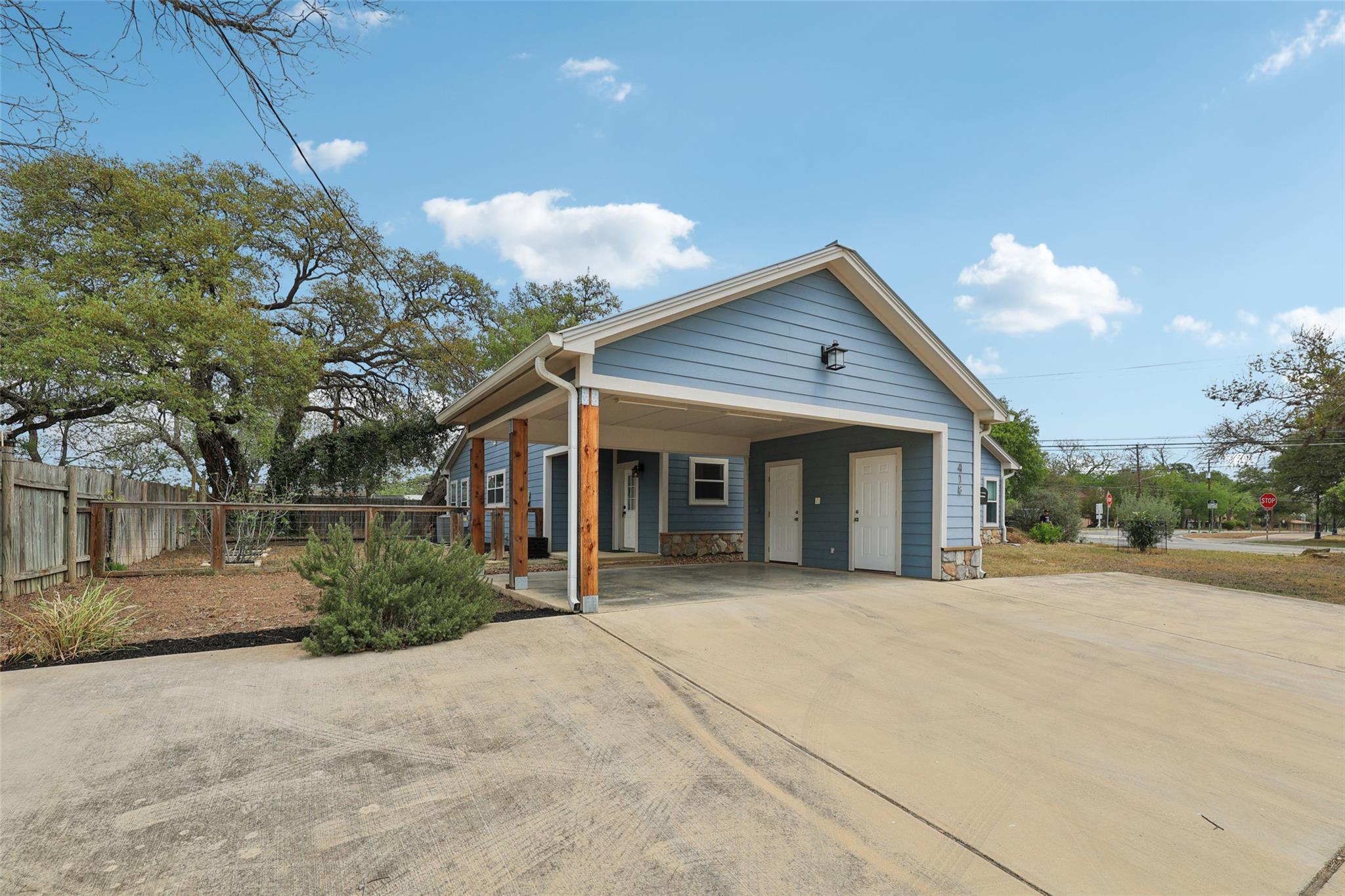 418 W Holland St, San Marcos, TX 78666