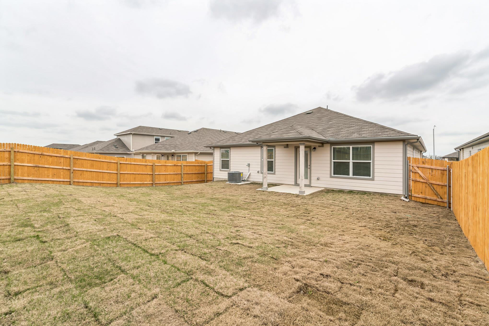 309 Pedernales Ln, Hutto, TX 78634