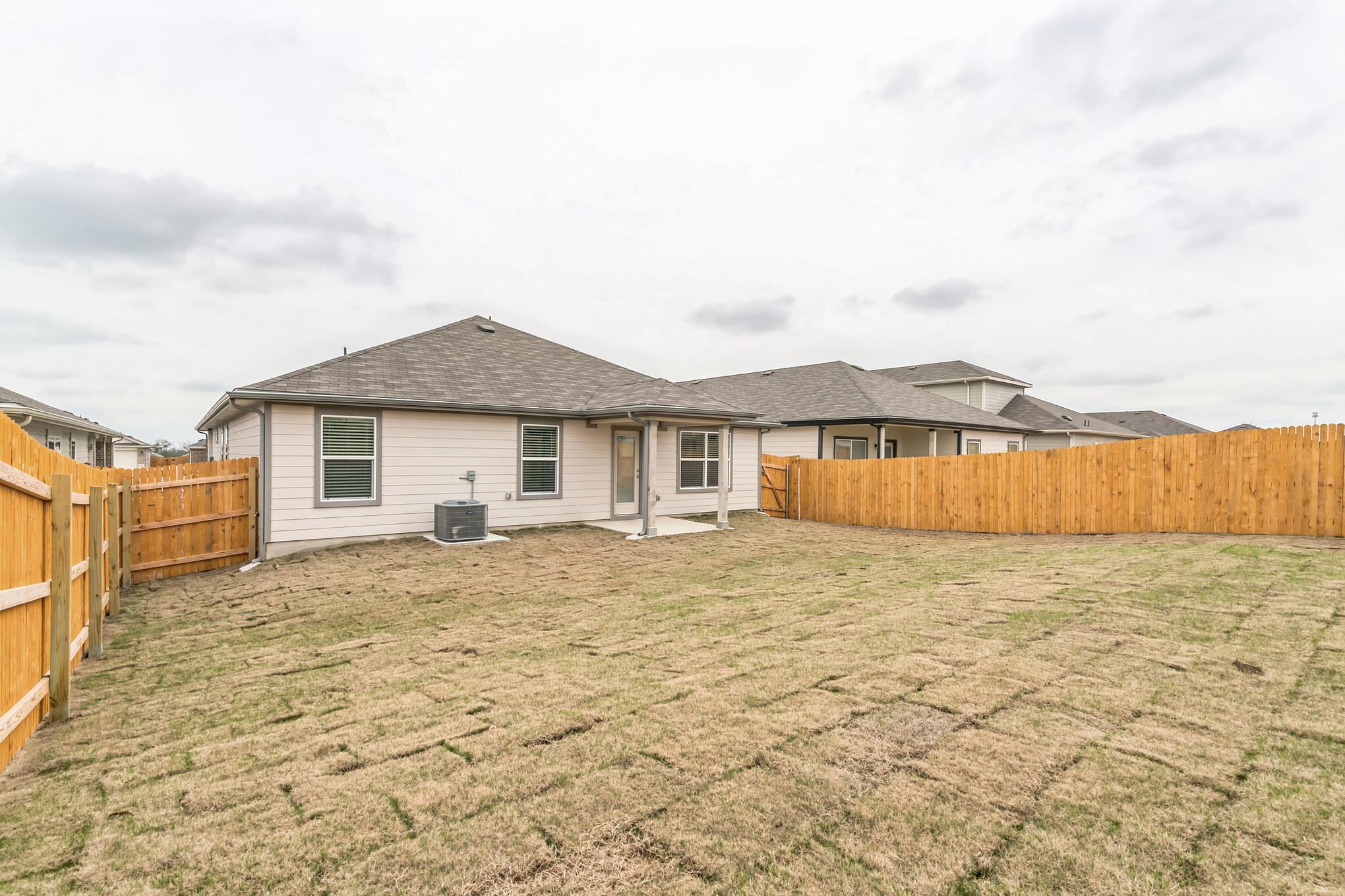 309 Pedernales Ln, Hutto, TX 78634