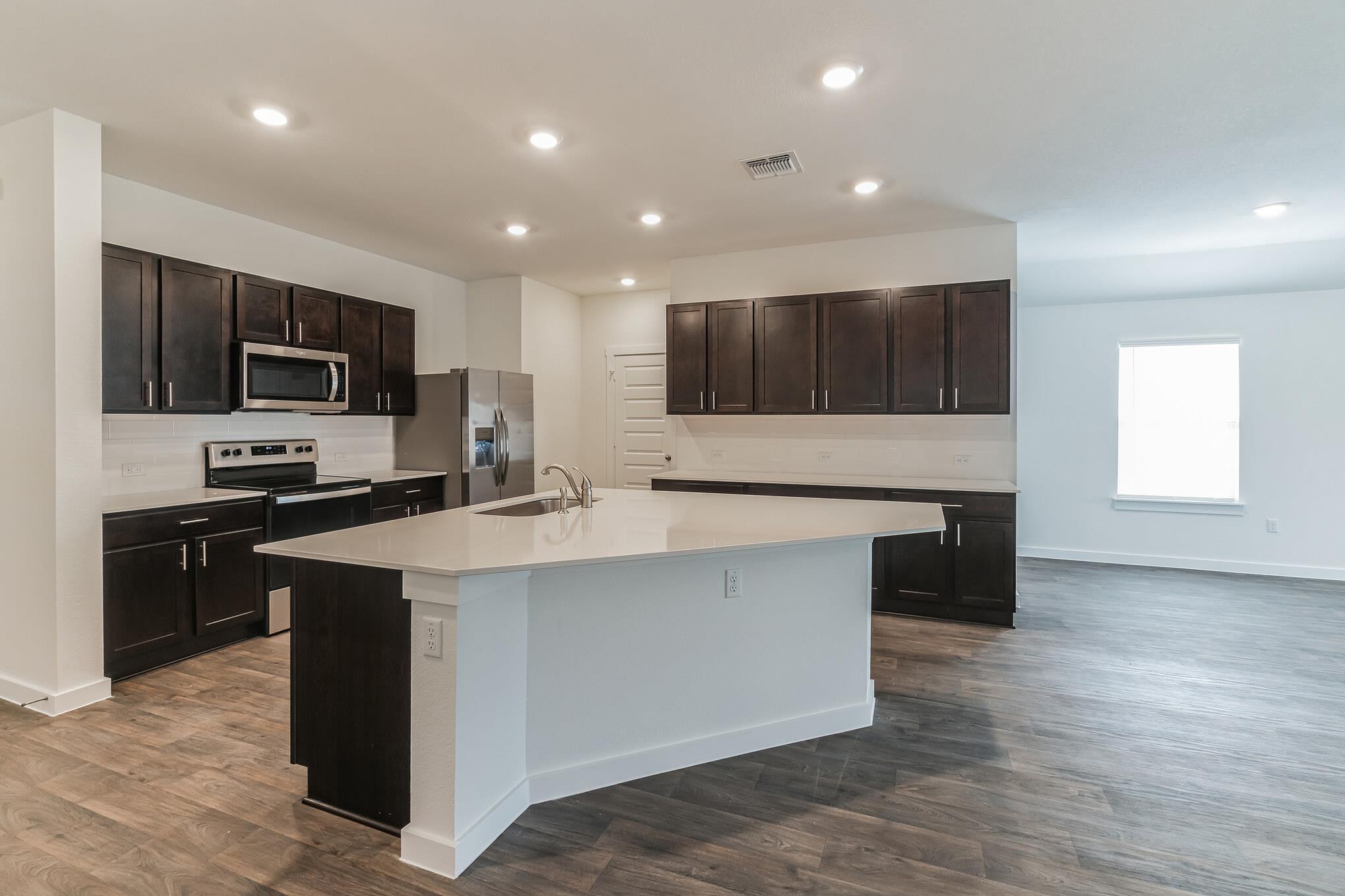 309 Pedernales Ln, Hutto, TX 78634