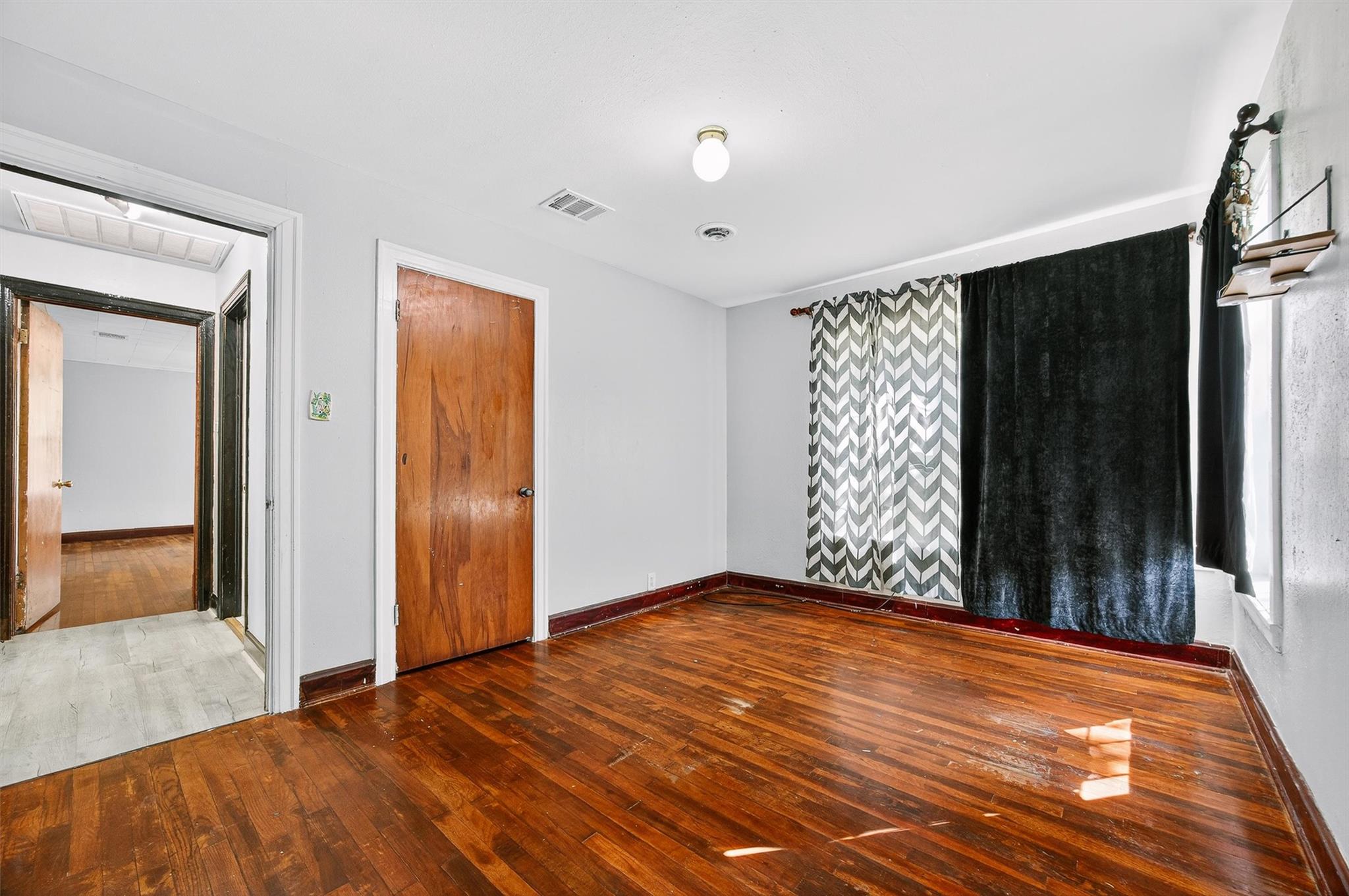 204 Taylor St, Hutto, TX 78634