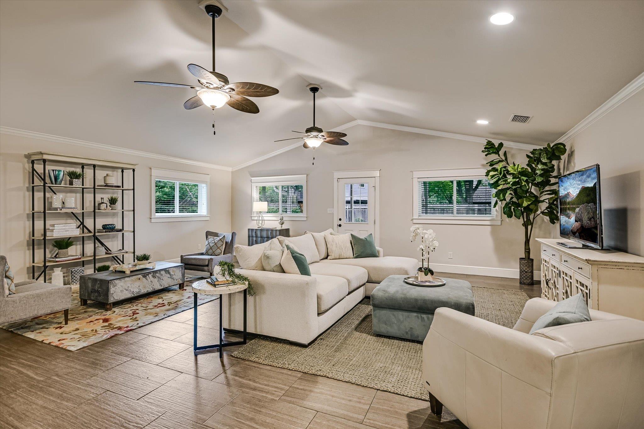 8602 Silver Ridge Dr, Austin, TX 78759