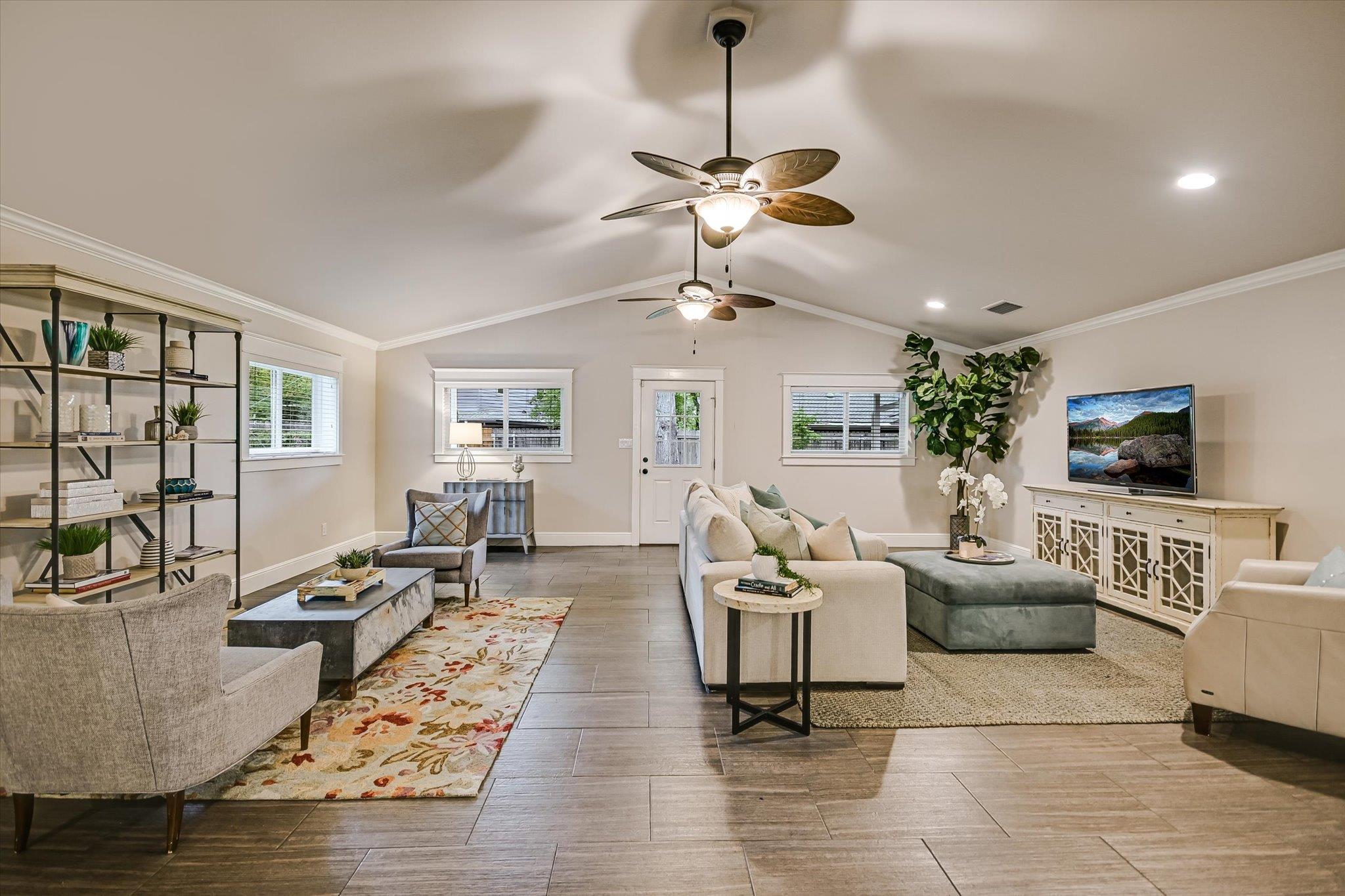 8602 Silver Ridge Dr, Austin, TX 78759