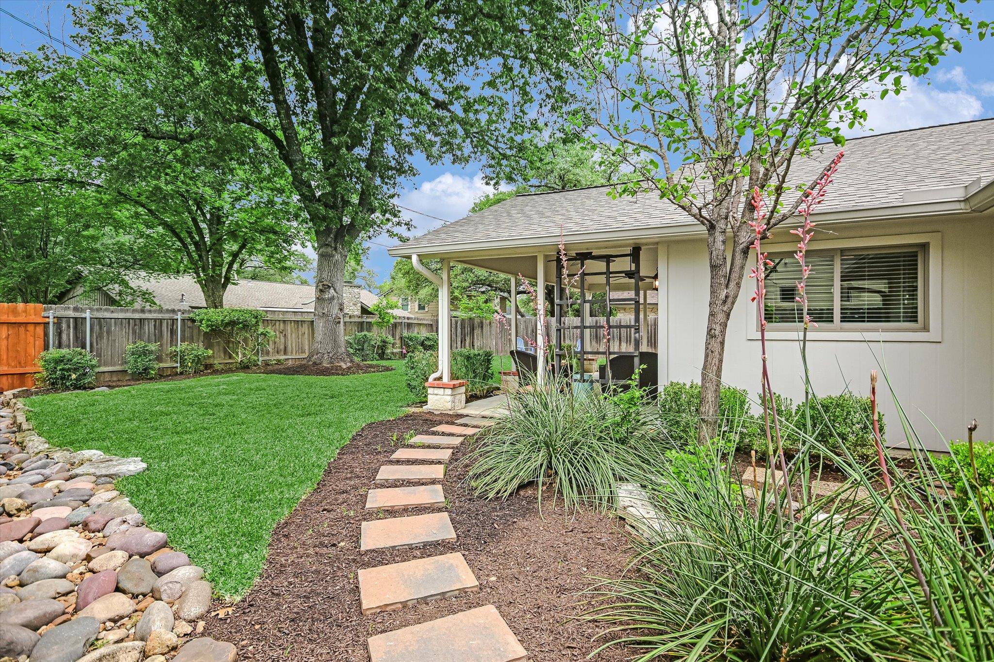 8602 Silver Ridge Dr, Austin, TX 78759