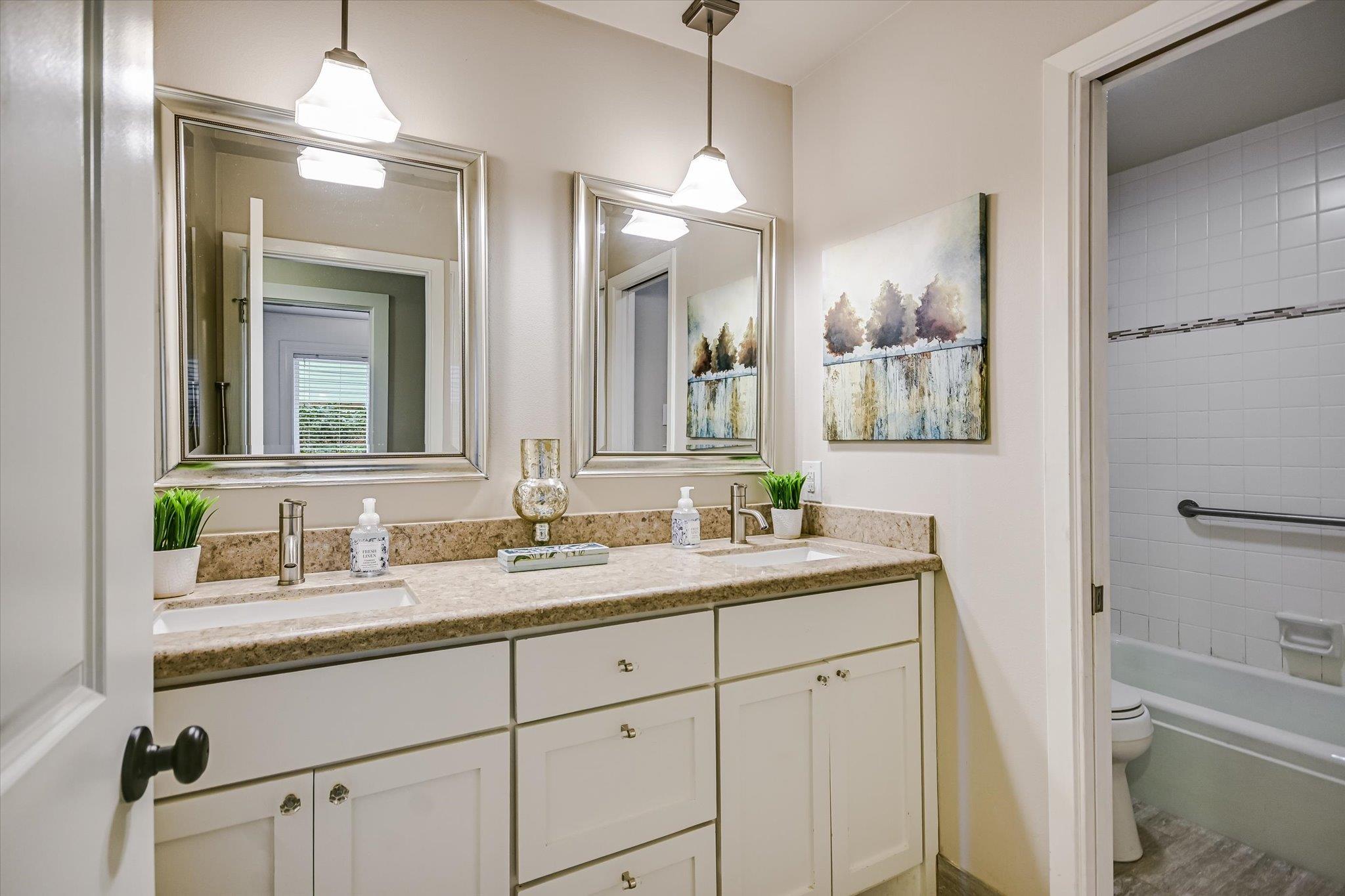 8602 Silver Ridge Dr, Austin, TX 78759