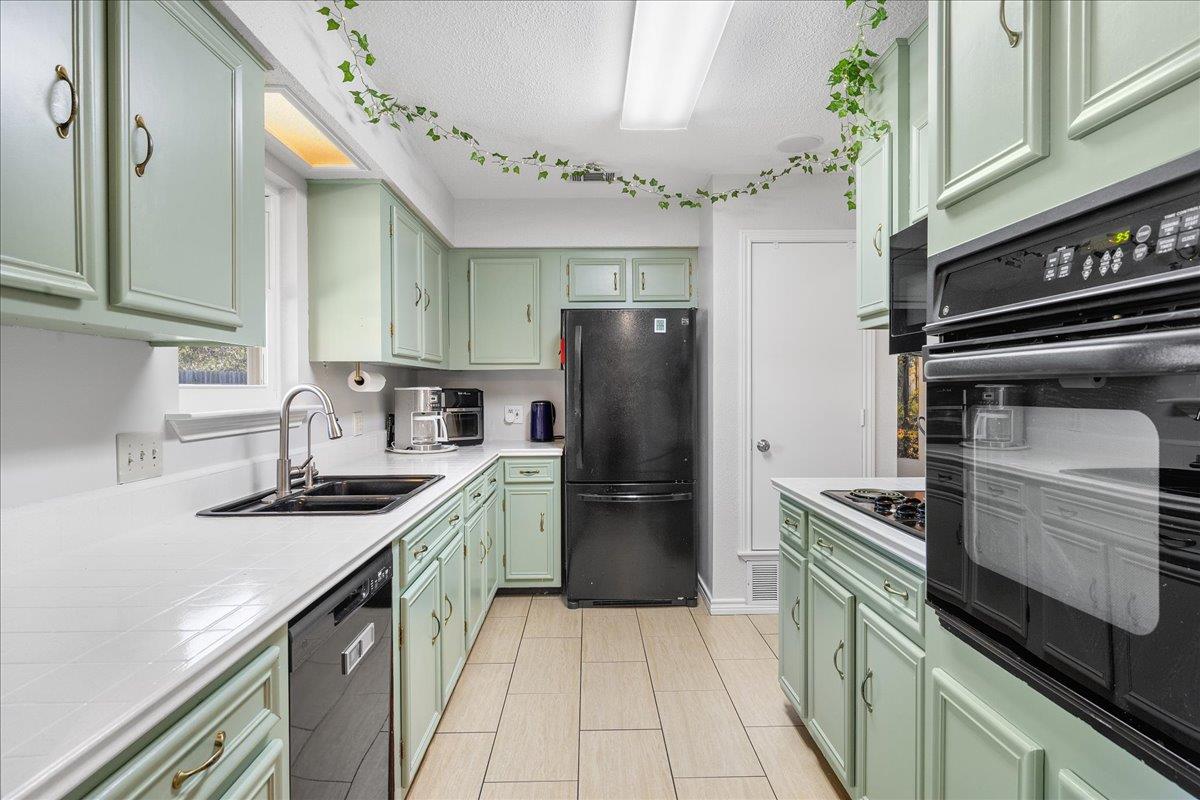 805 Wooten St, Cedar Park, TX 78613