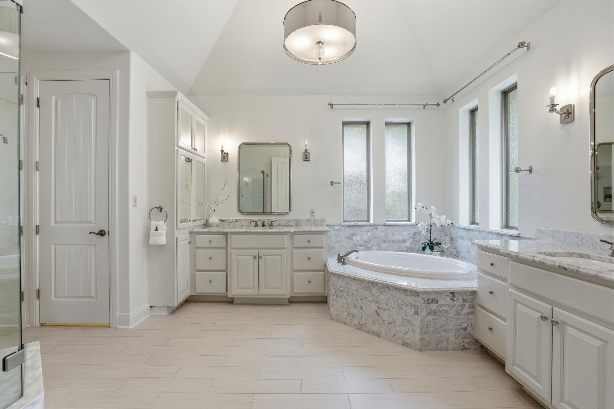 2420 Legend Trl, Leander, TX 78641