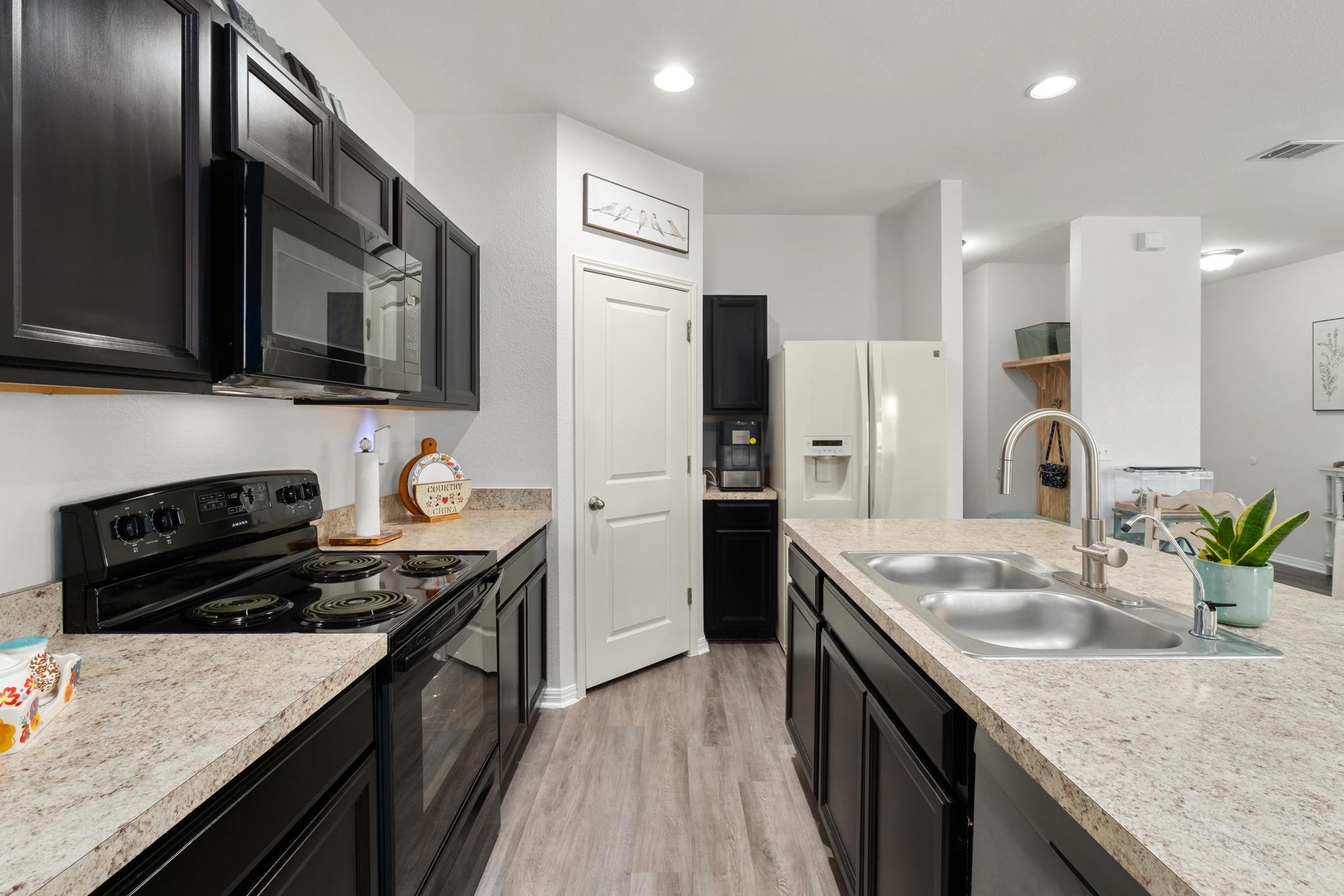 420 Seneca Loop, Kyle, TX 78640