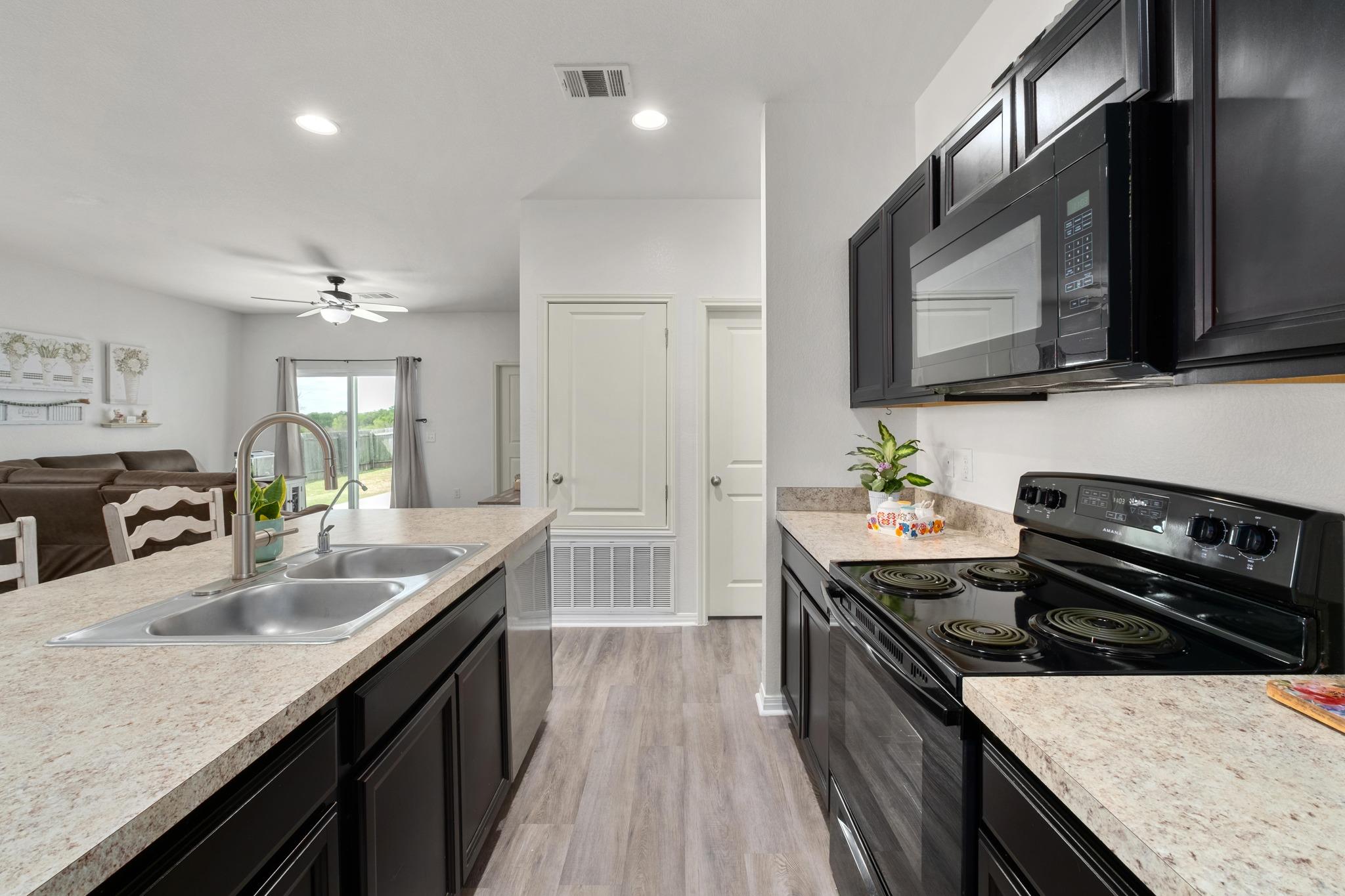 420 Seneca Loop, Kyle, TX 78640