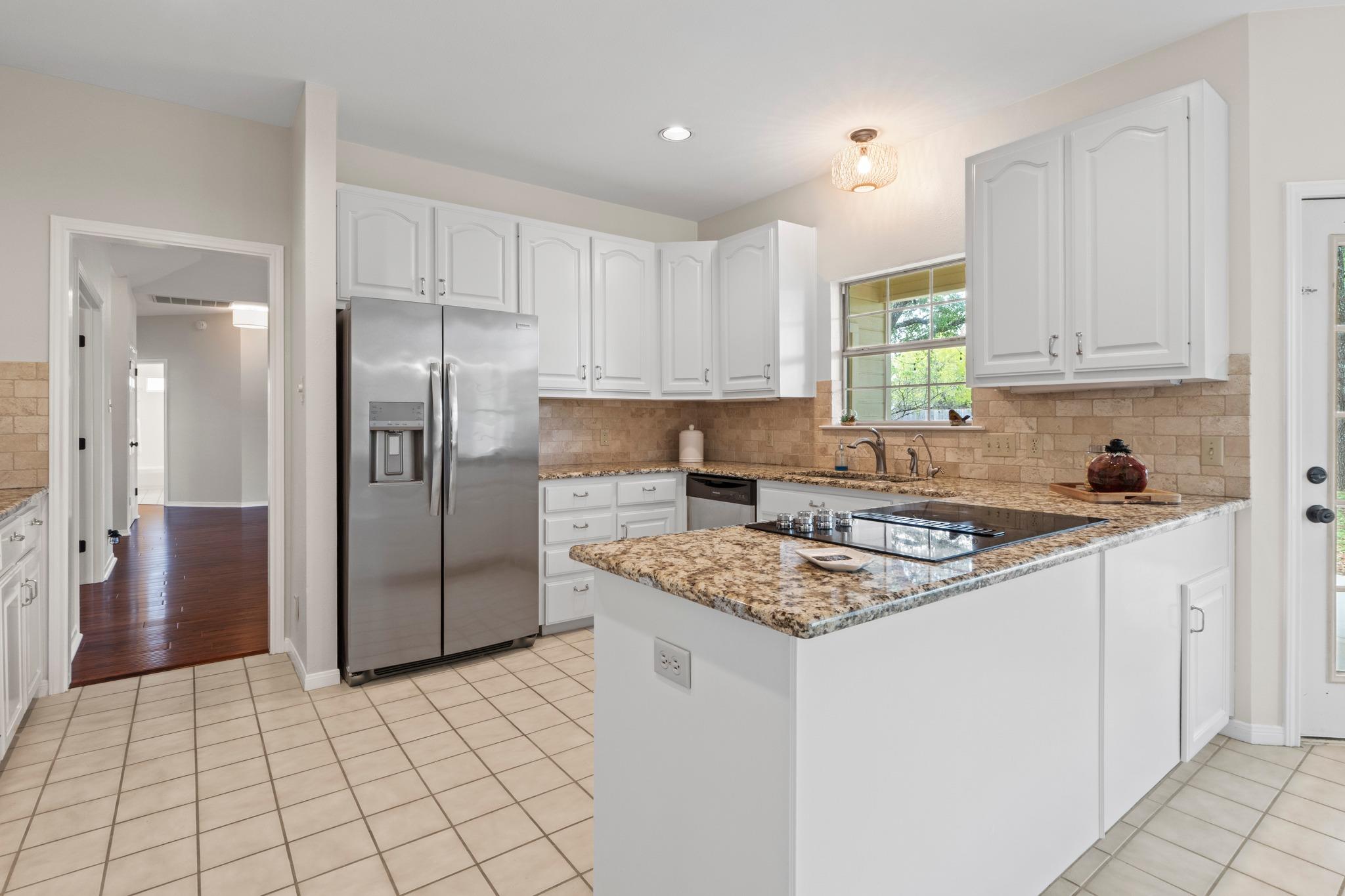 303 Pin Oak Ct, Mountain City, TX 78610