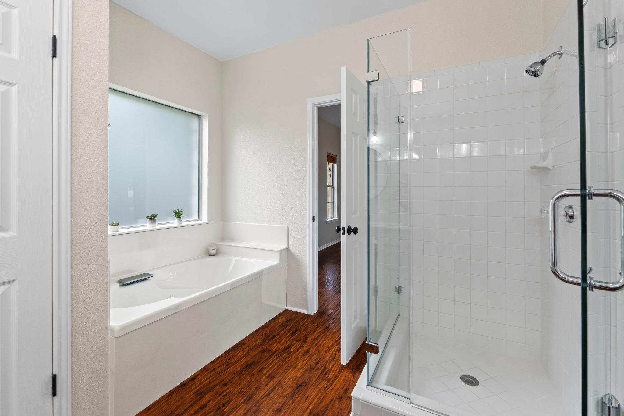 303 Pin Oak Ct, Mountain City, TX 78610