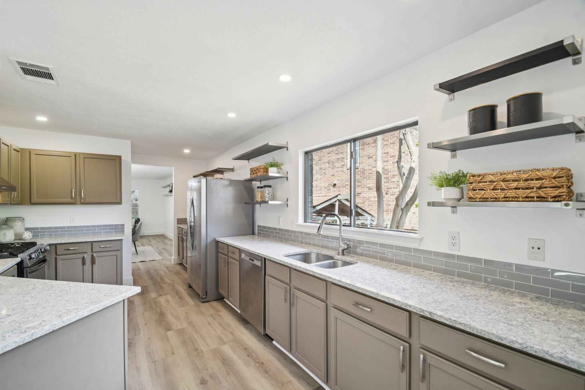 1815 Gunsight Dr, Round Rock, TX 78665