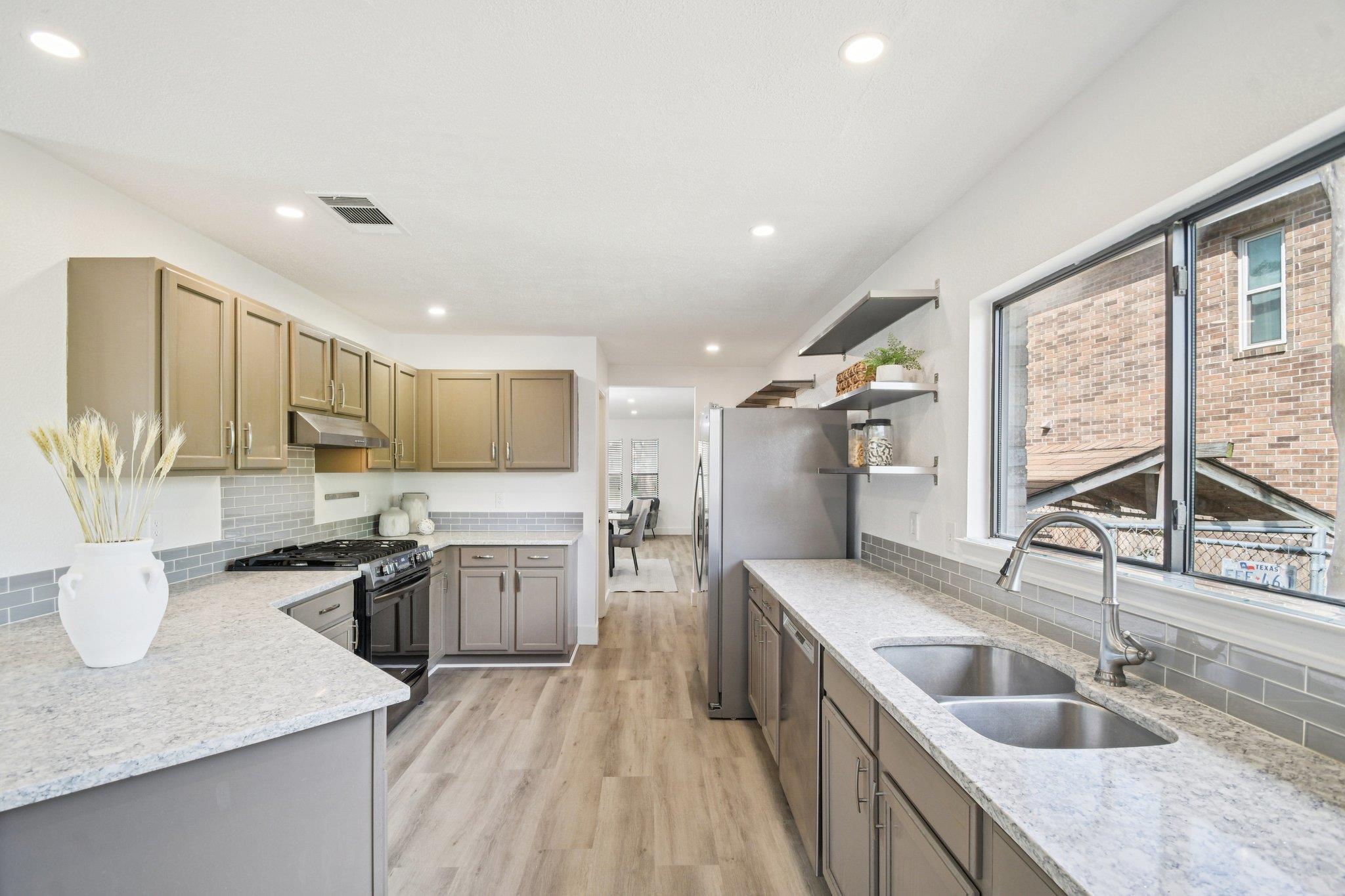 1815 Gunsight Dr, Round Rock, TX 78665