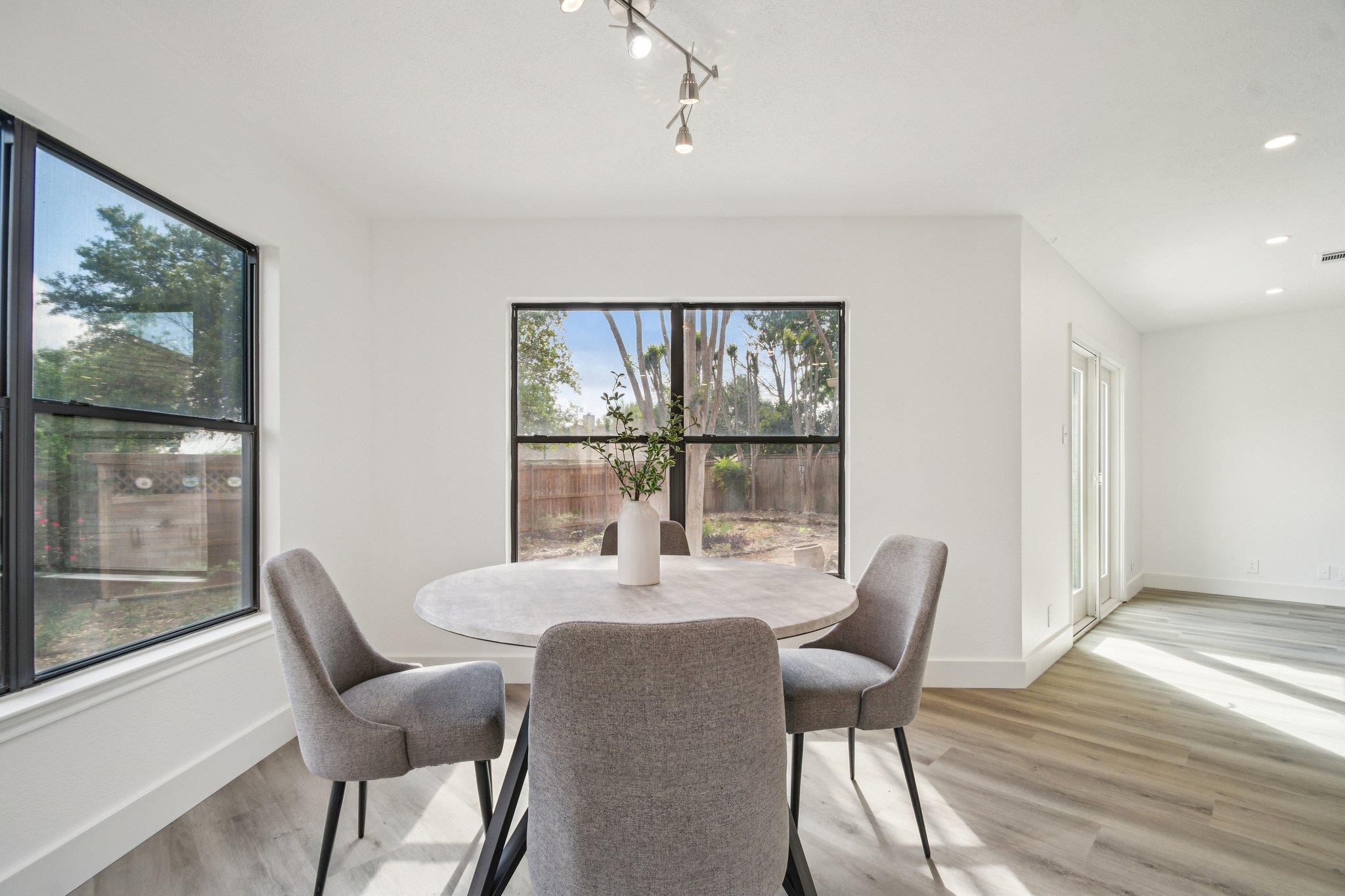 1815 Gunsight Dr, Round Rock, TX 78665