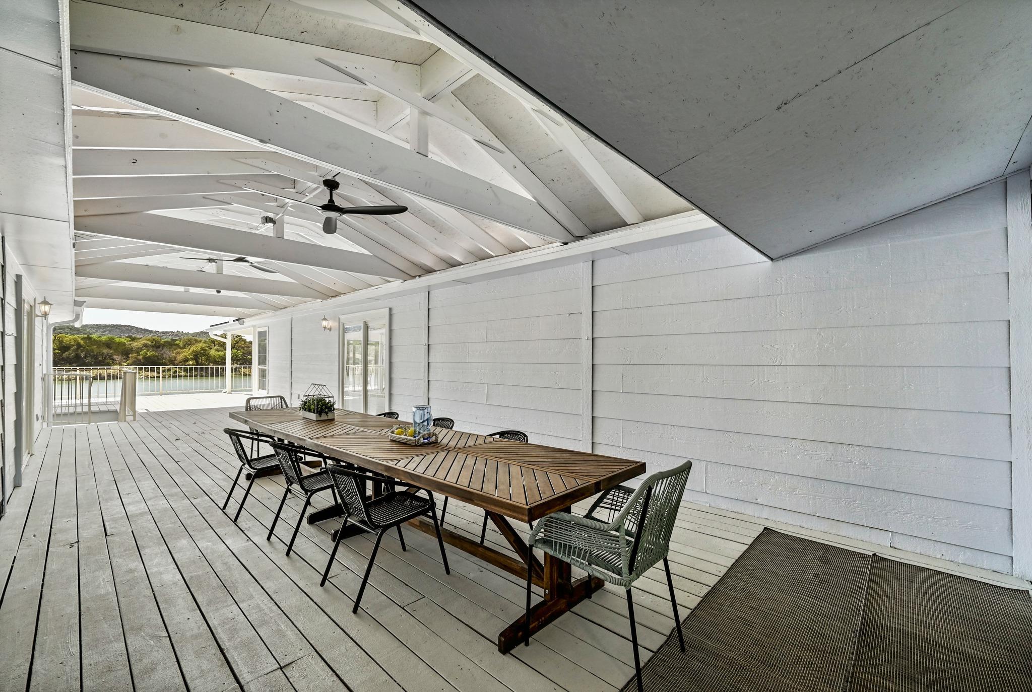 4690 River Oaks Dr, Kingsland, TX 78639