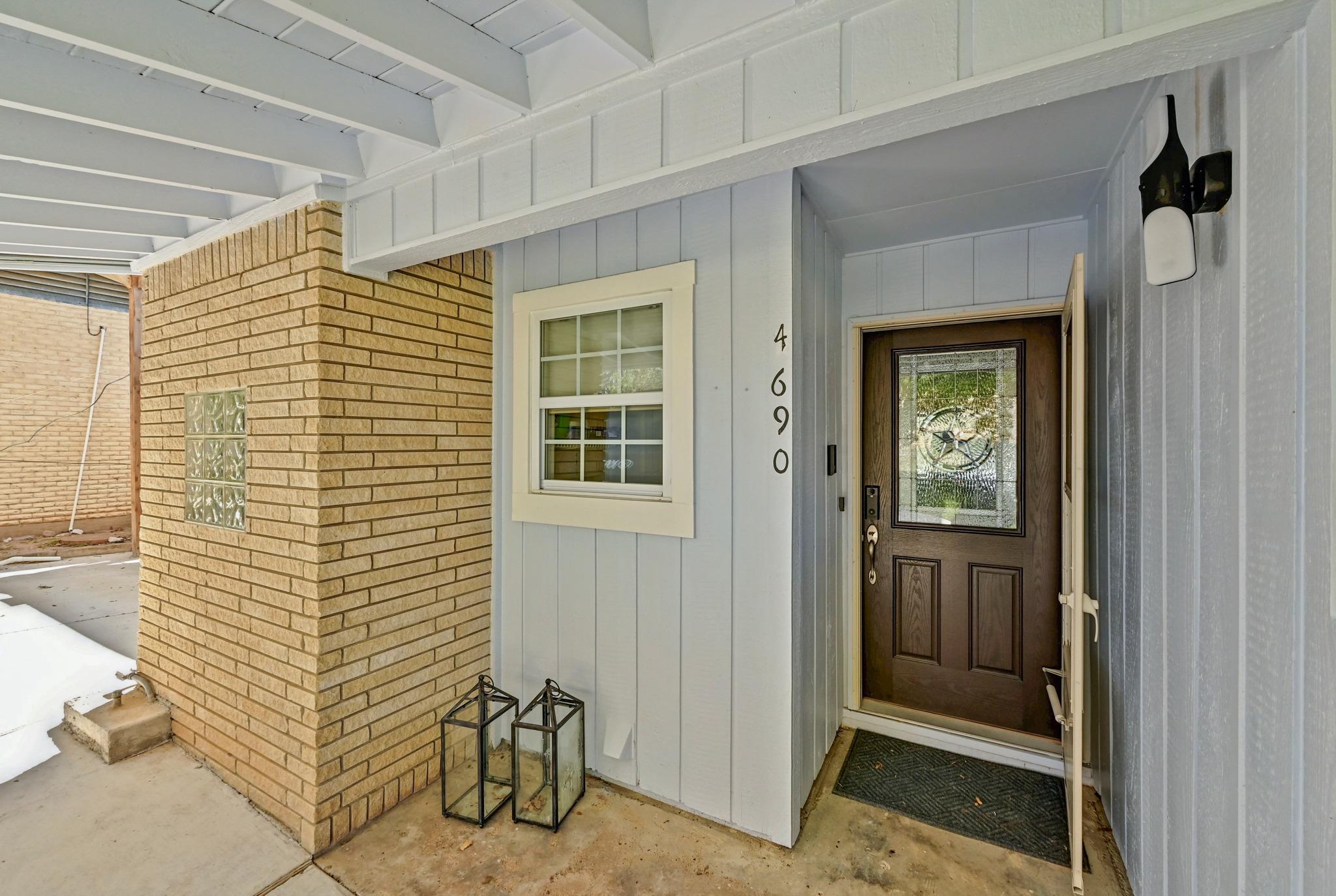 4690 River Oaks Dr, Kingsland, TX 78639