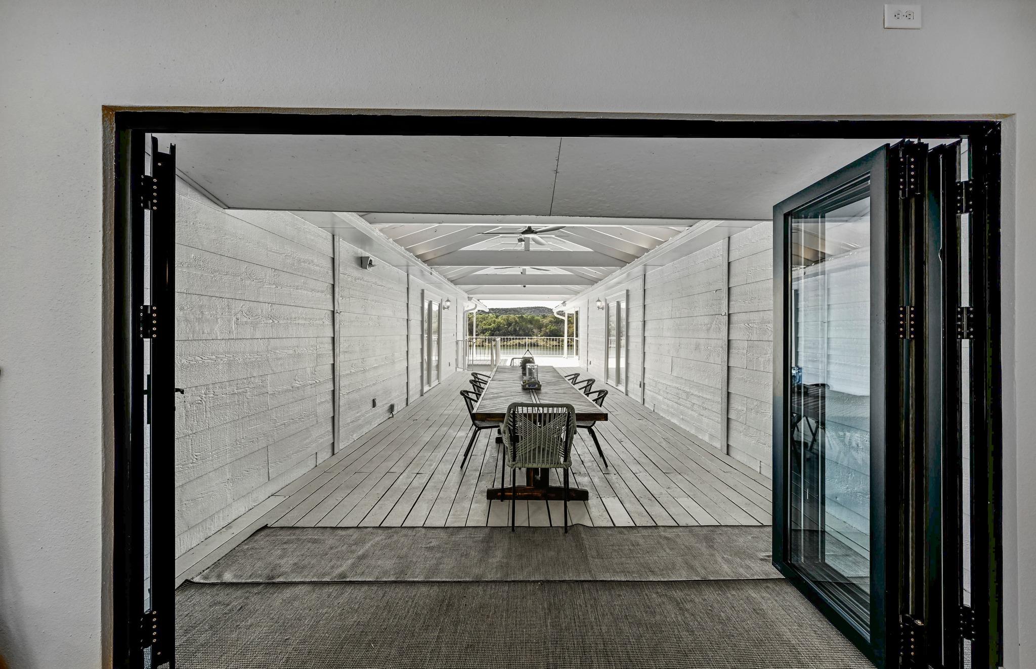 4690 River Oaks Dr, Kingsland, TX 78639