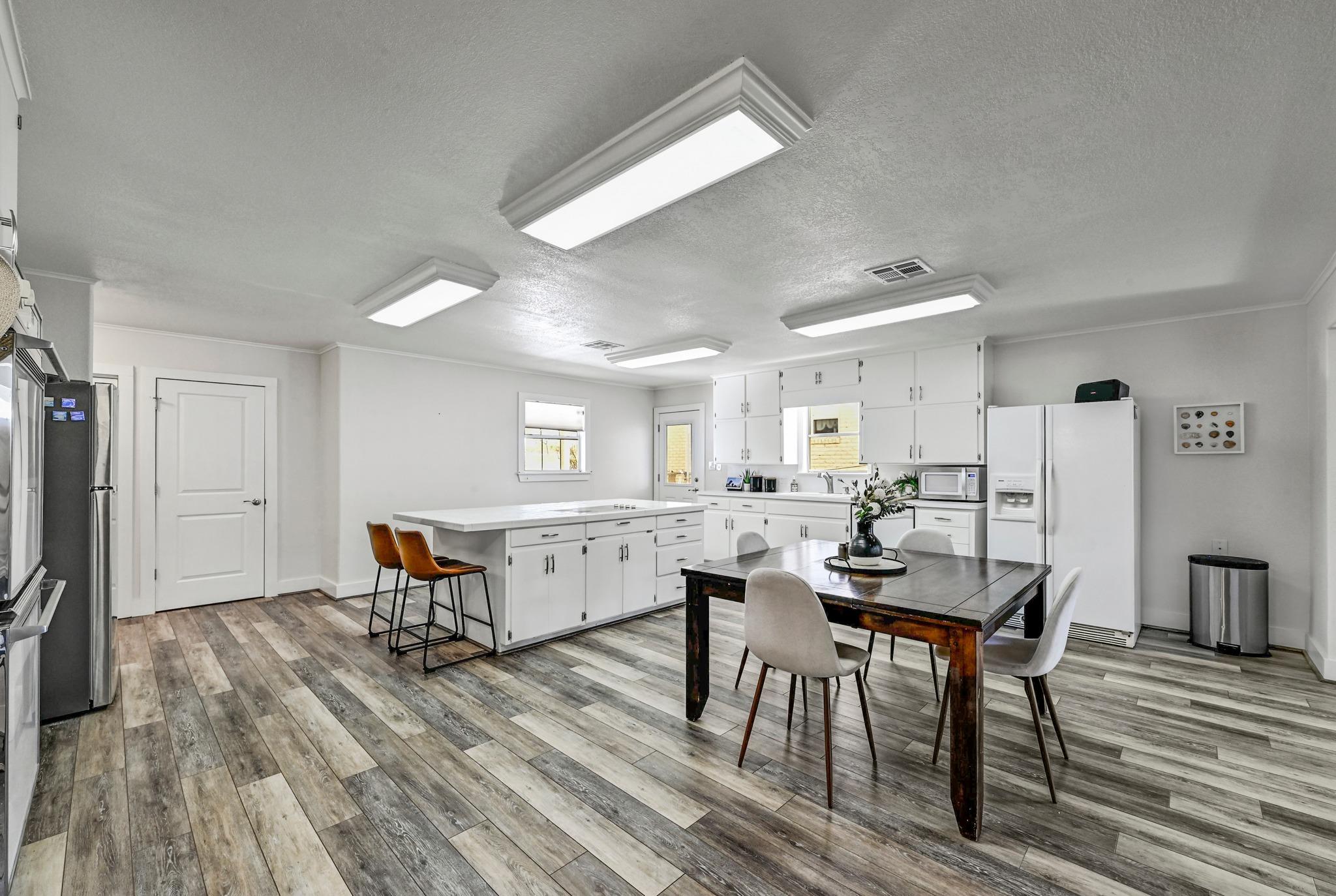 4690 River Oaks Dr, Kingsland, TX 78639