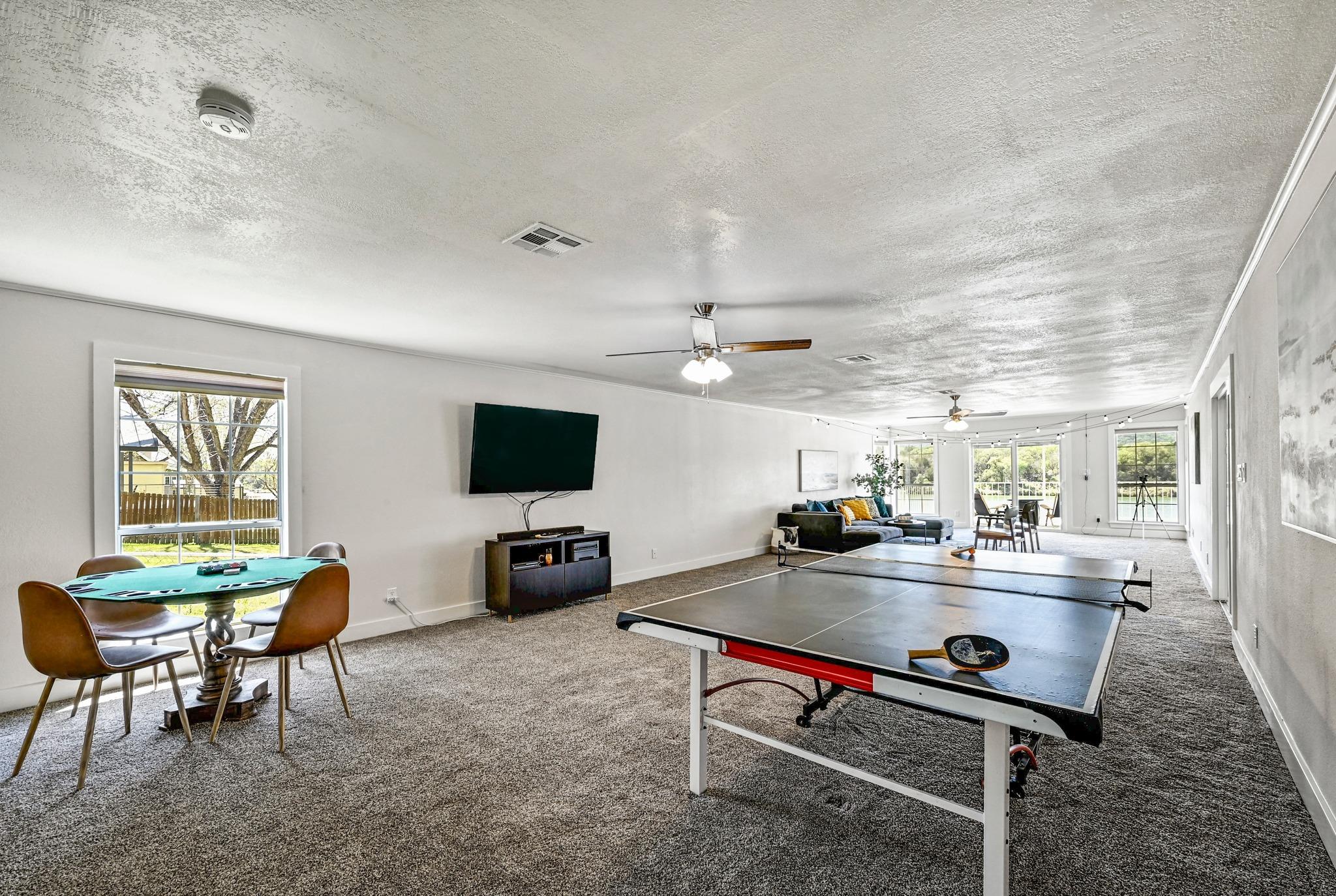 4690 River Oaks Dr, Kingsland, TX 78639