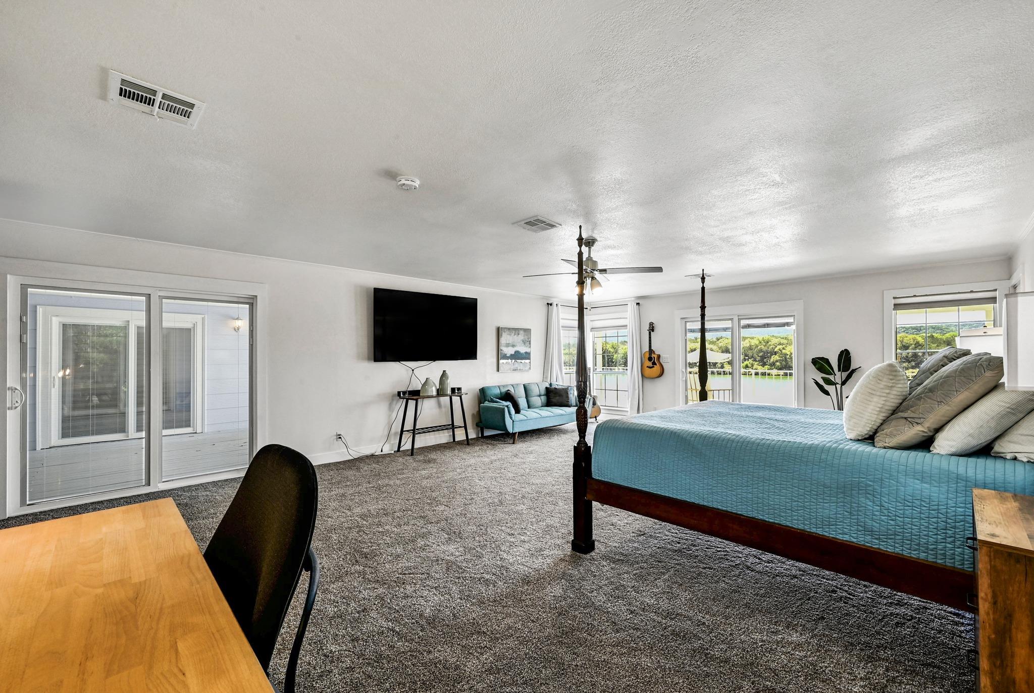 4690 River Oaks Dr, Kingsland, TX 78639