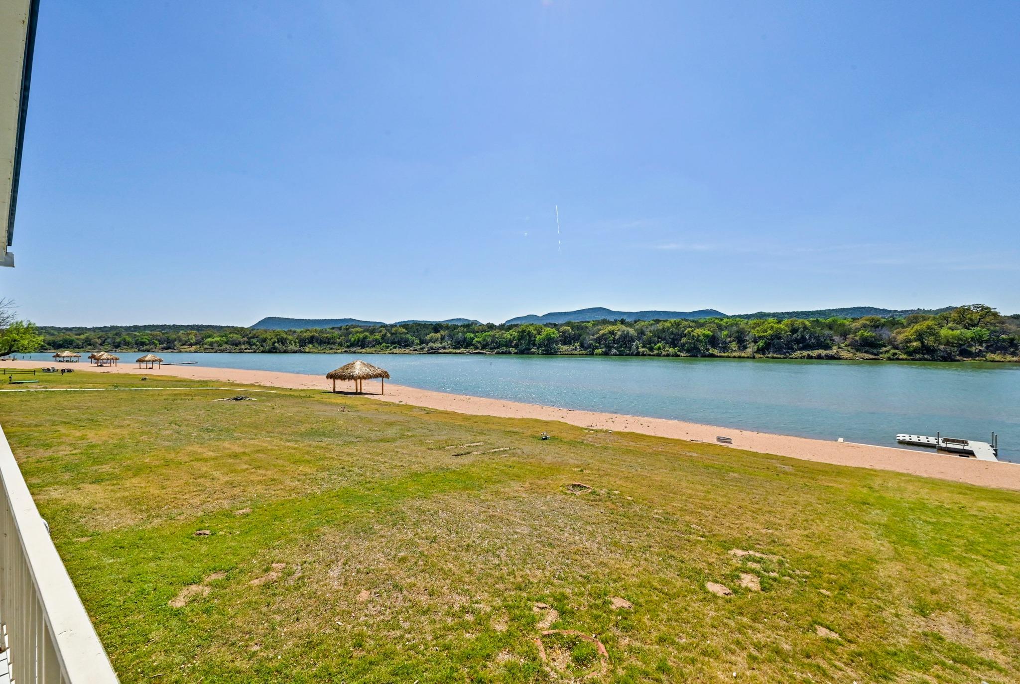 4690 River Oaks Dr, Kingsland, TX 78639