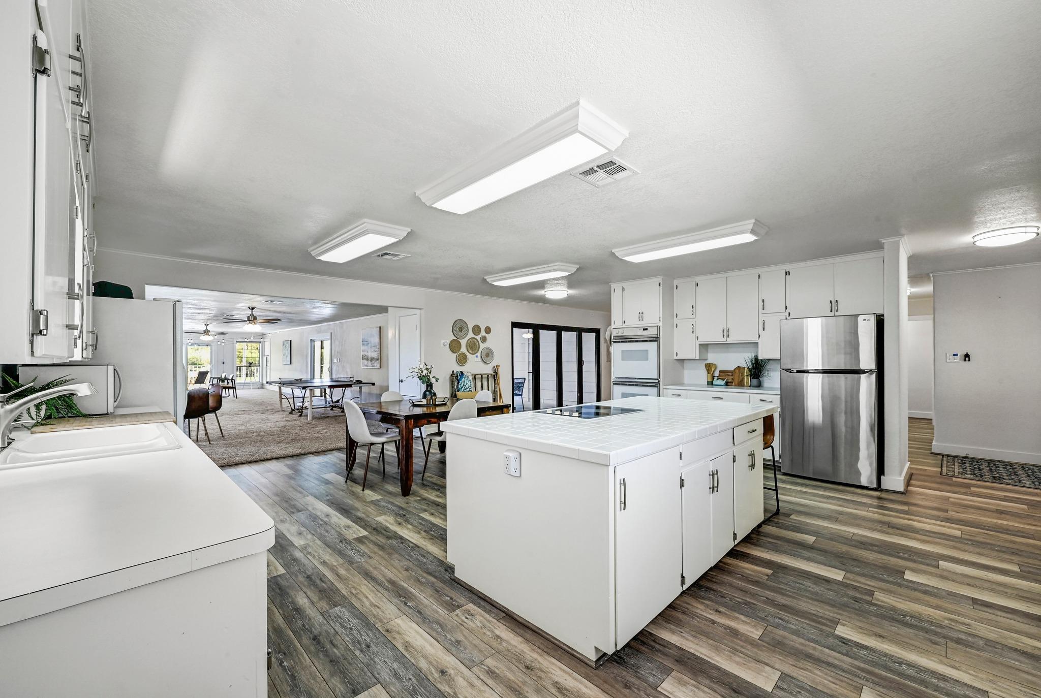 4690 River Oaks Dr, Kingsland, TX 78639