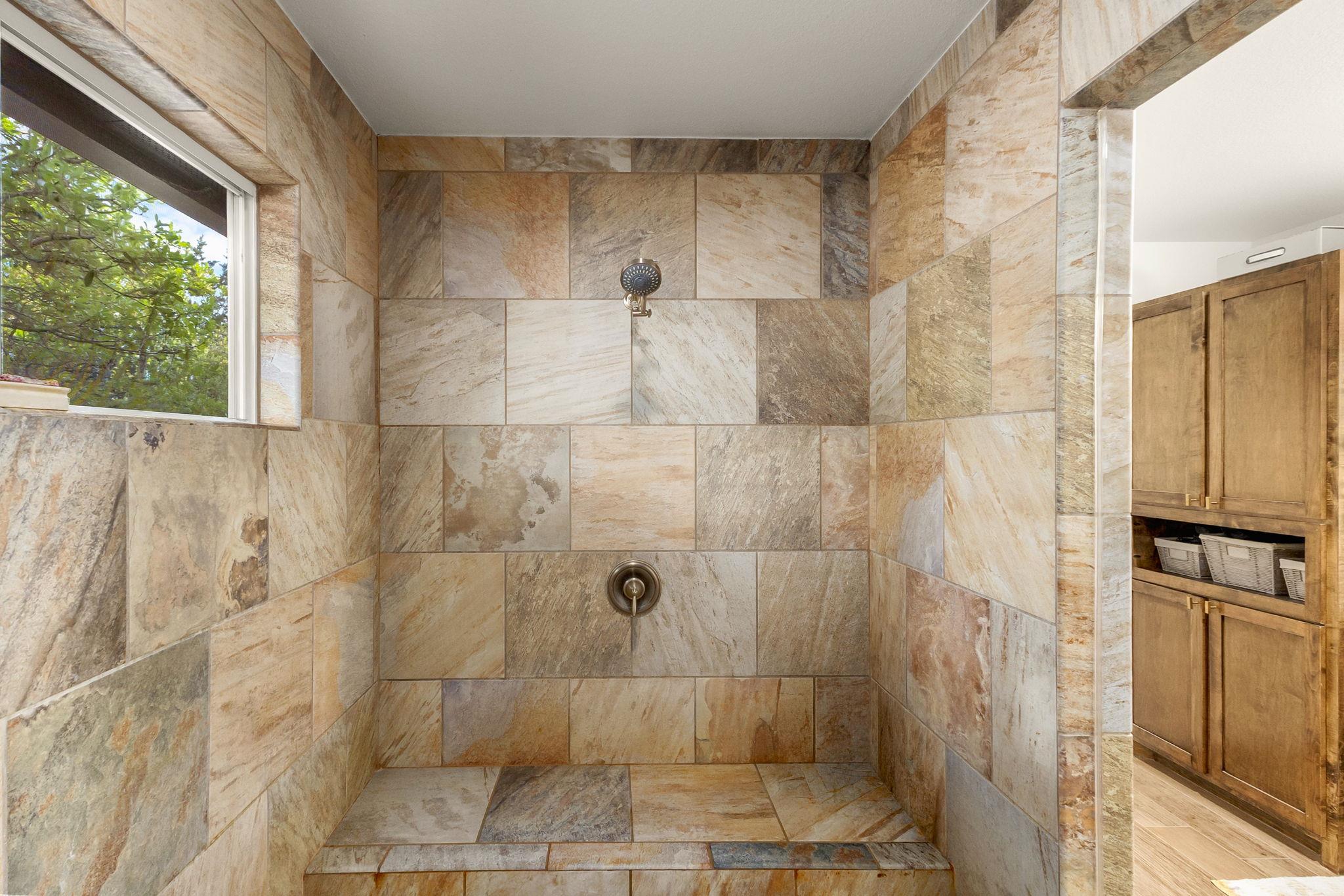 2 Crooked Arrow Ct, Wimberley, TX 78676