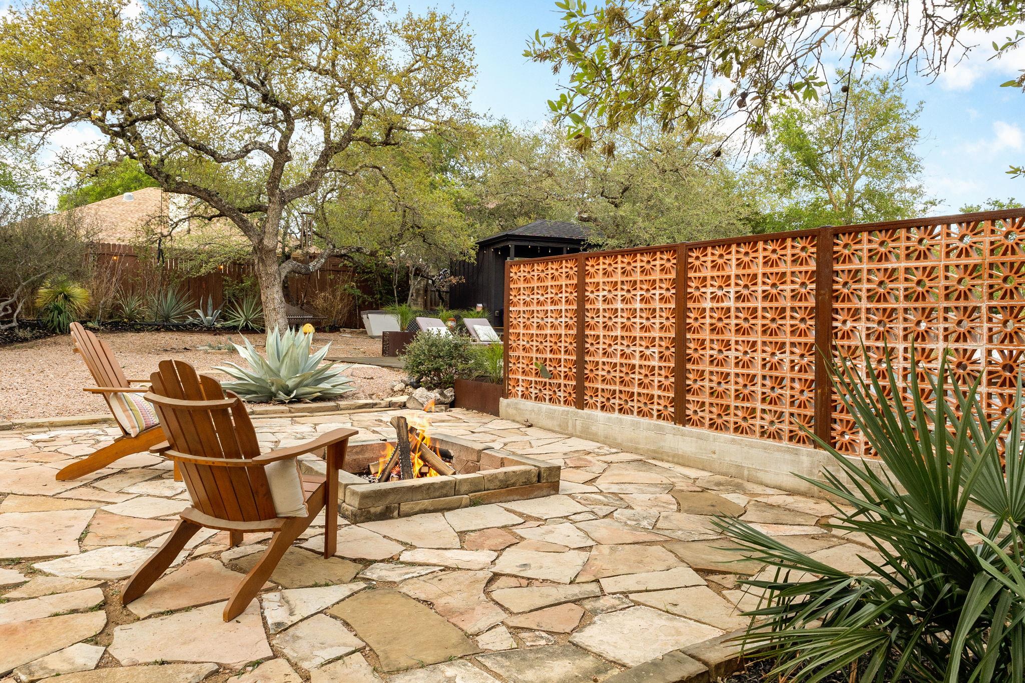 2 Crooked Arrow Ct, Wimberley, TX 78676