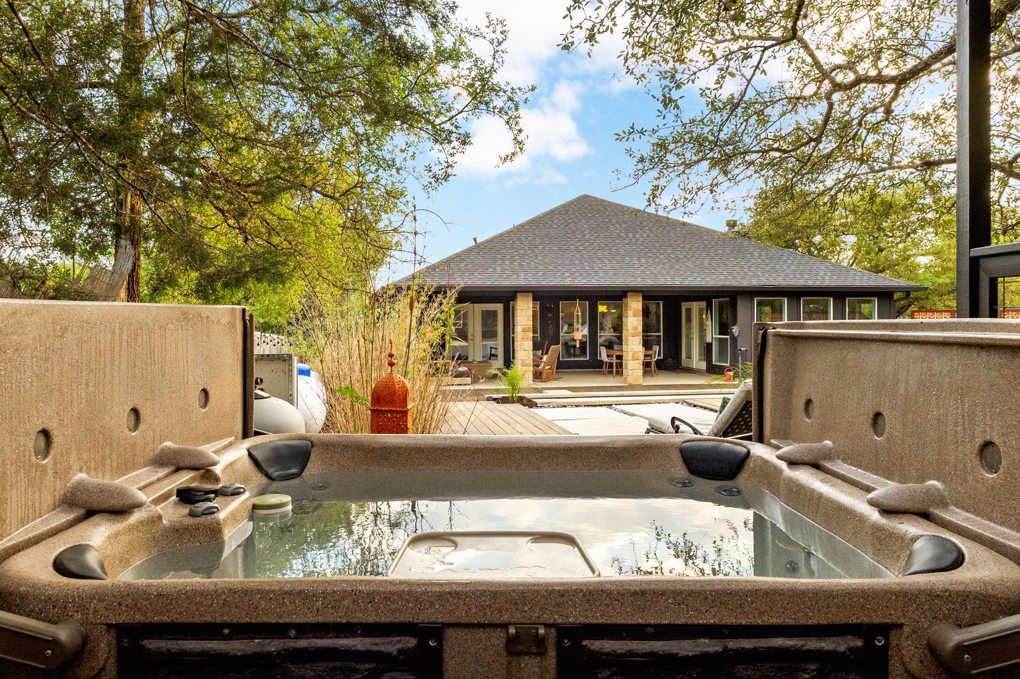 2 Crooked Arrow Ct, Wimberley, TX 78676